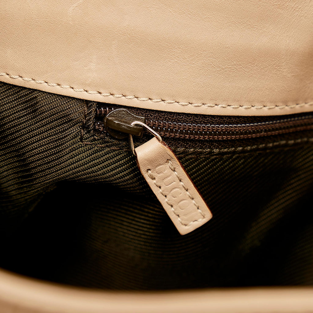 Gucci Gucci Canvas Shoulder Bag (SHG-27266)