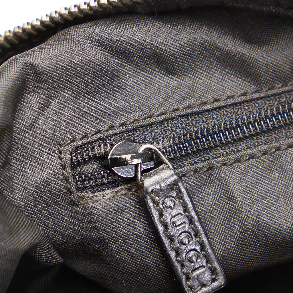 Gucci Gucci Canvas Shoulder Bag (SHG-27719)