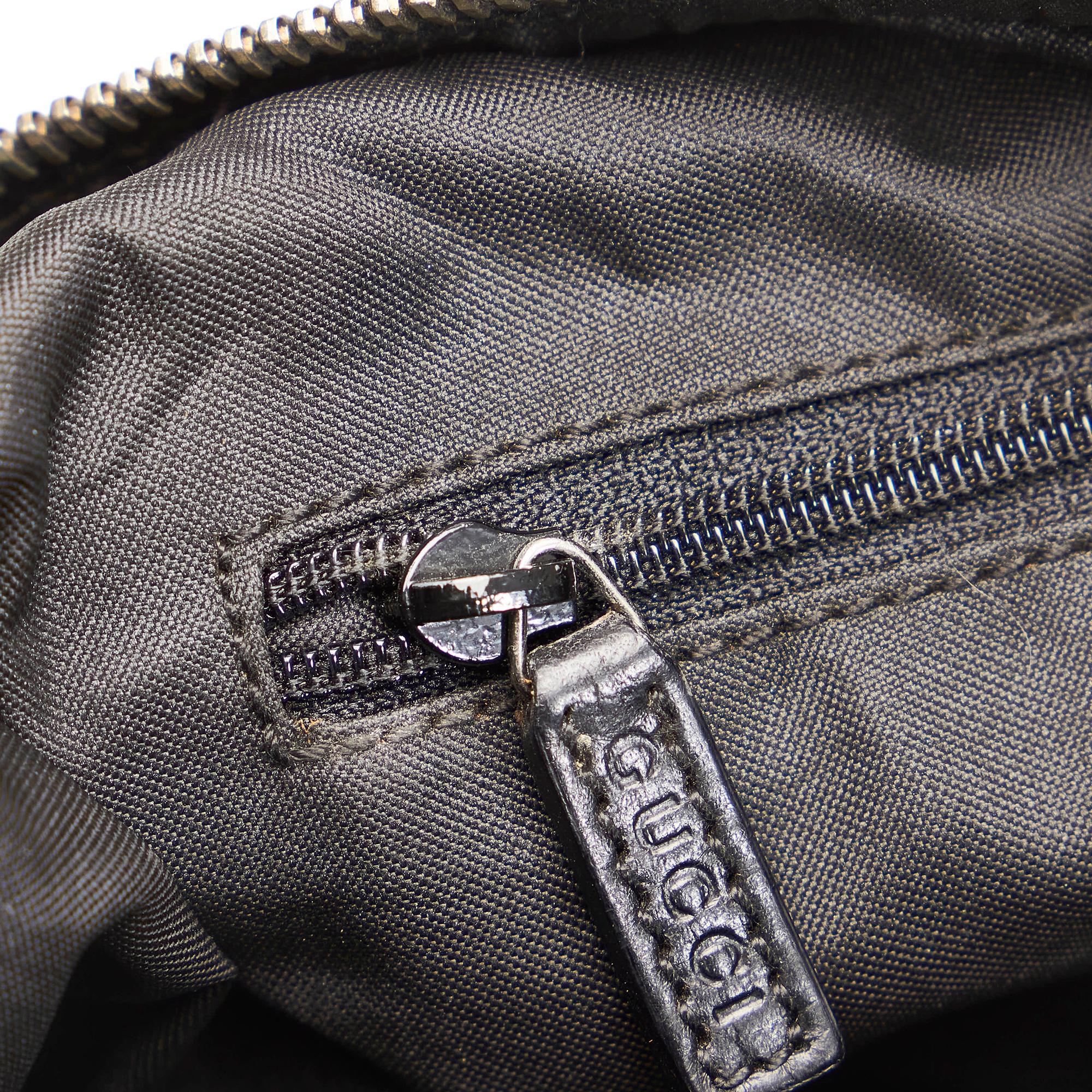 Gucci Gucci Canvas Shoulder Bag (SHG-27719)