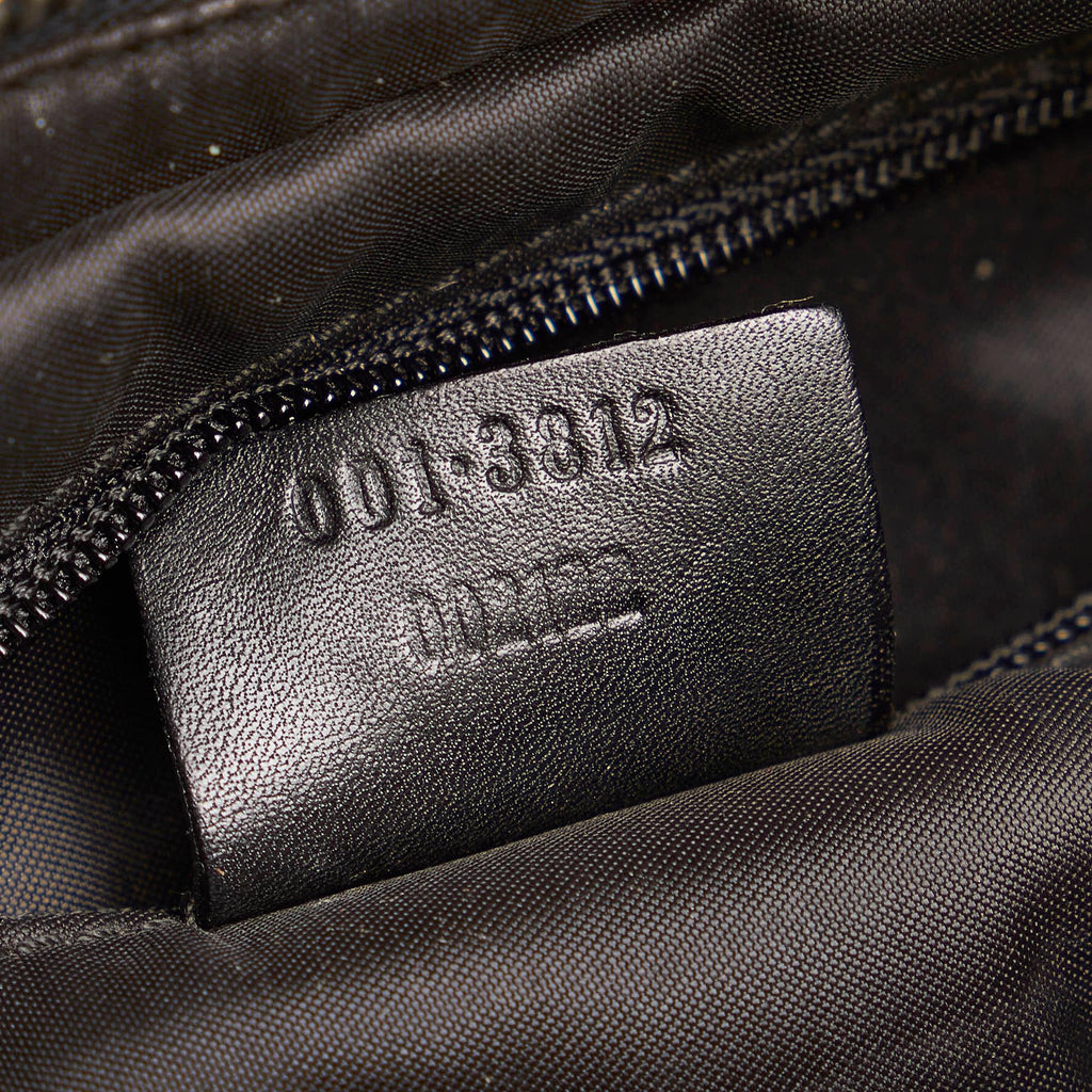 Gucci Gucci Canvas Shoulder Bag (SHG-27954)
