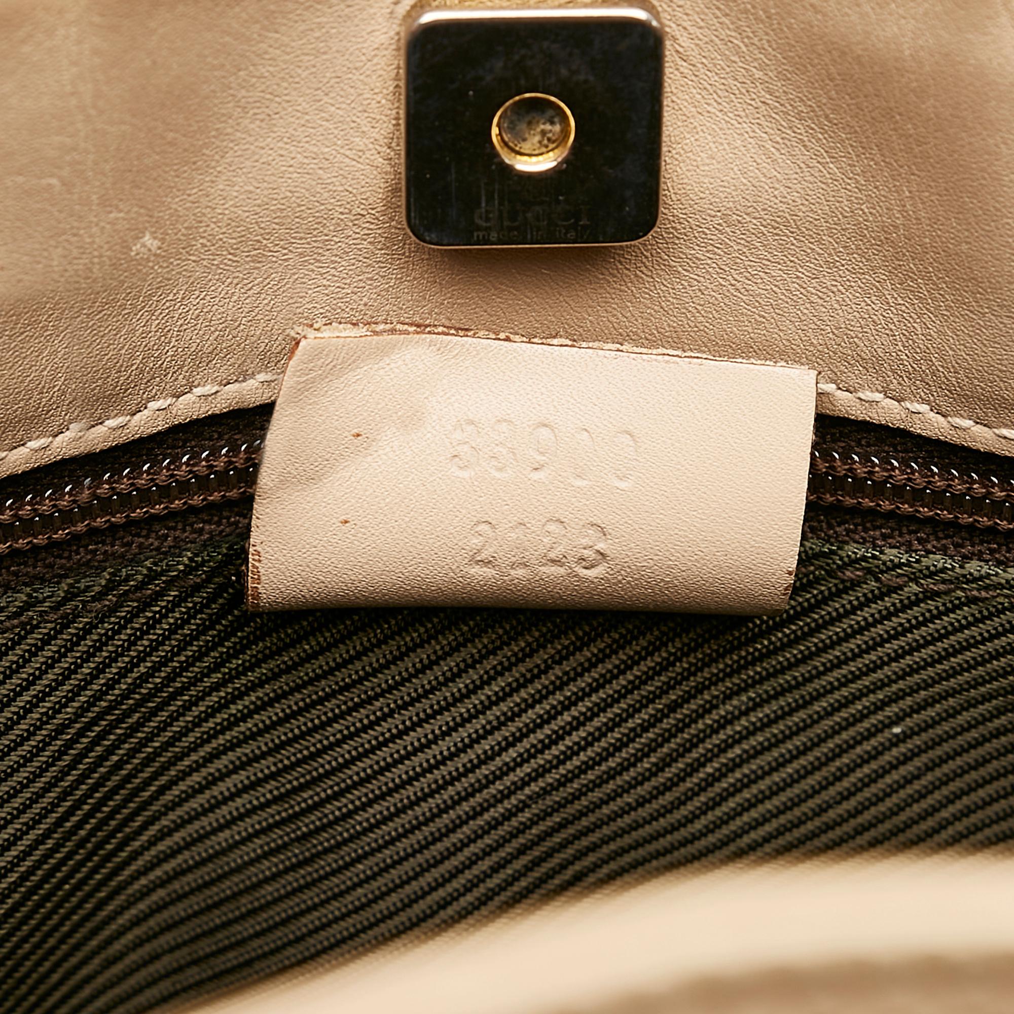 Gucci Gucci Canvas Shoulder Bag (SHG-28113)
