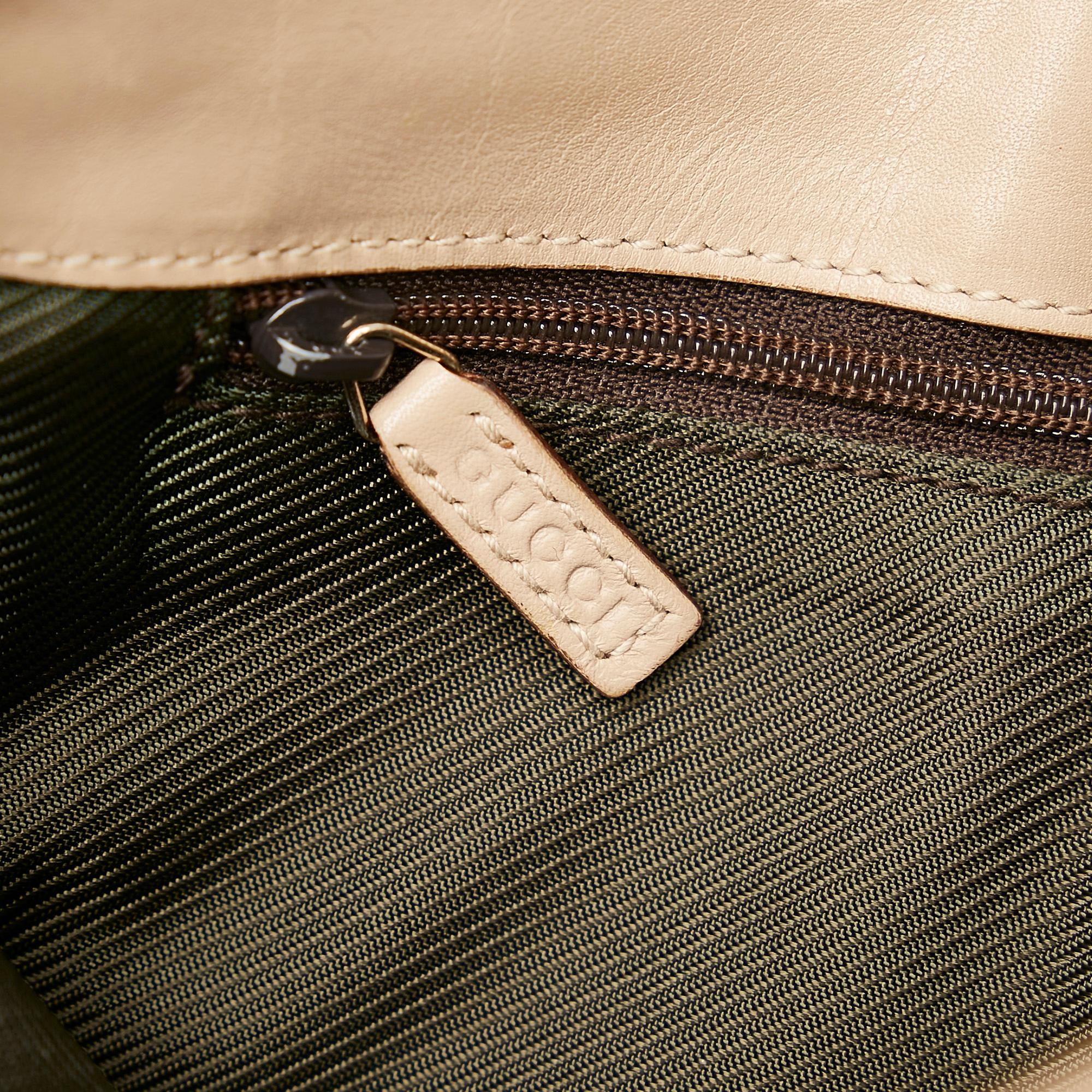 Gucci Gucci Canvas Shoulder Bag (SHG-28113)