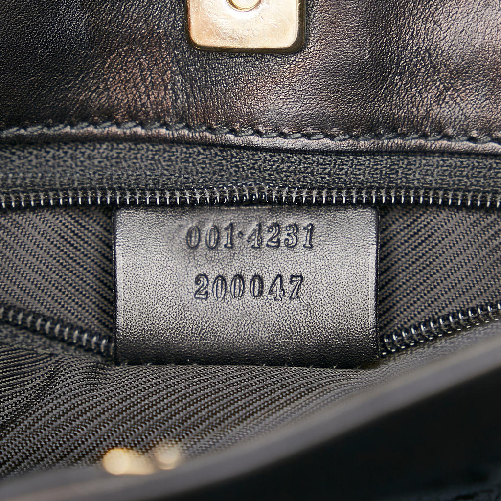 Gucci Gucci Canvas Shoulder Bag (SHG-28352)