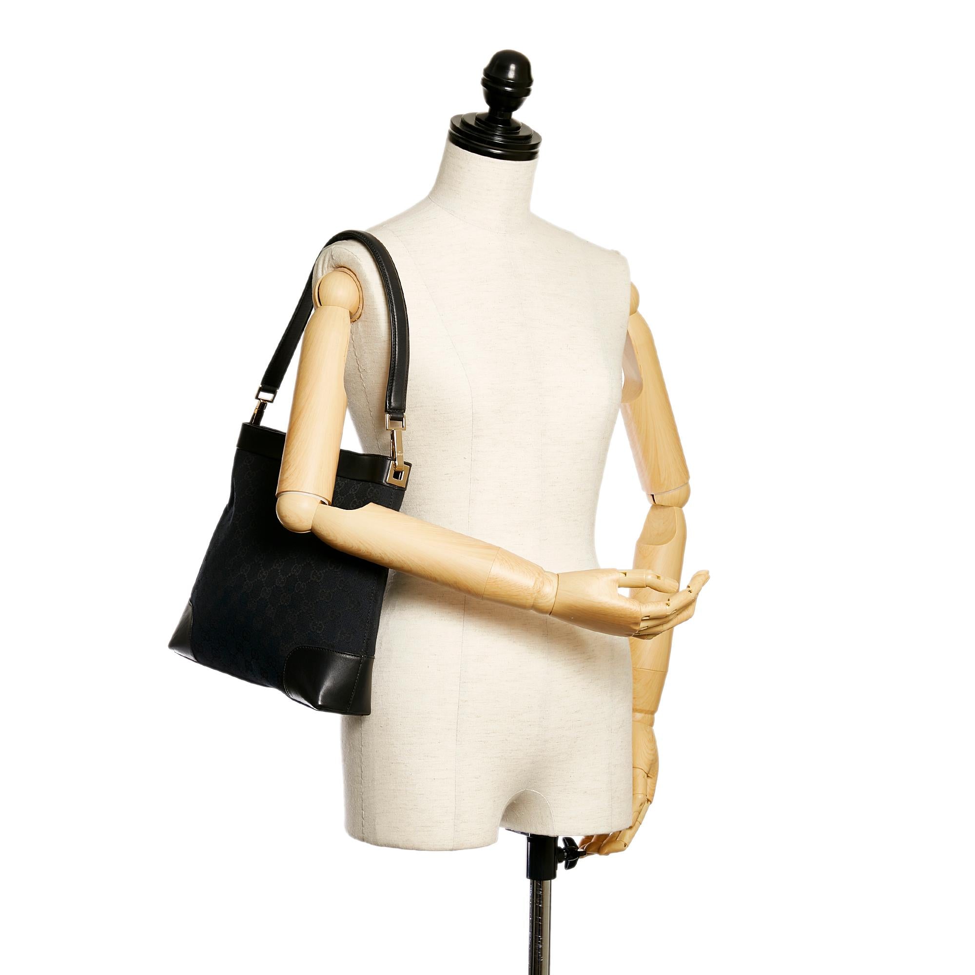 Gucci Gucci Canvas Shoulder Bag (SHG-28352)