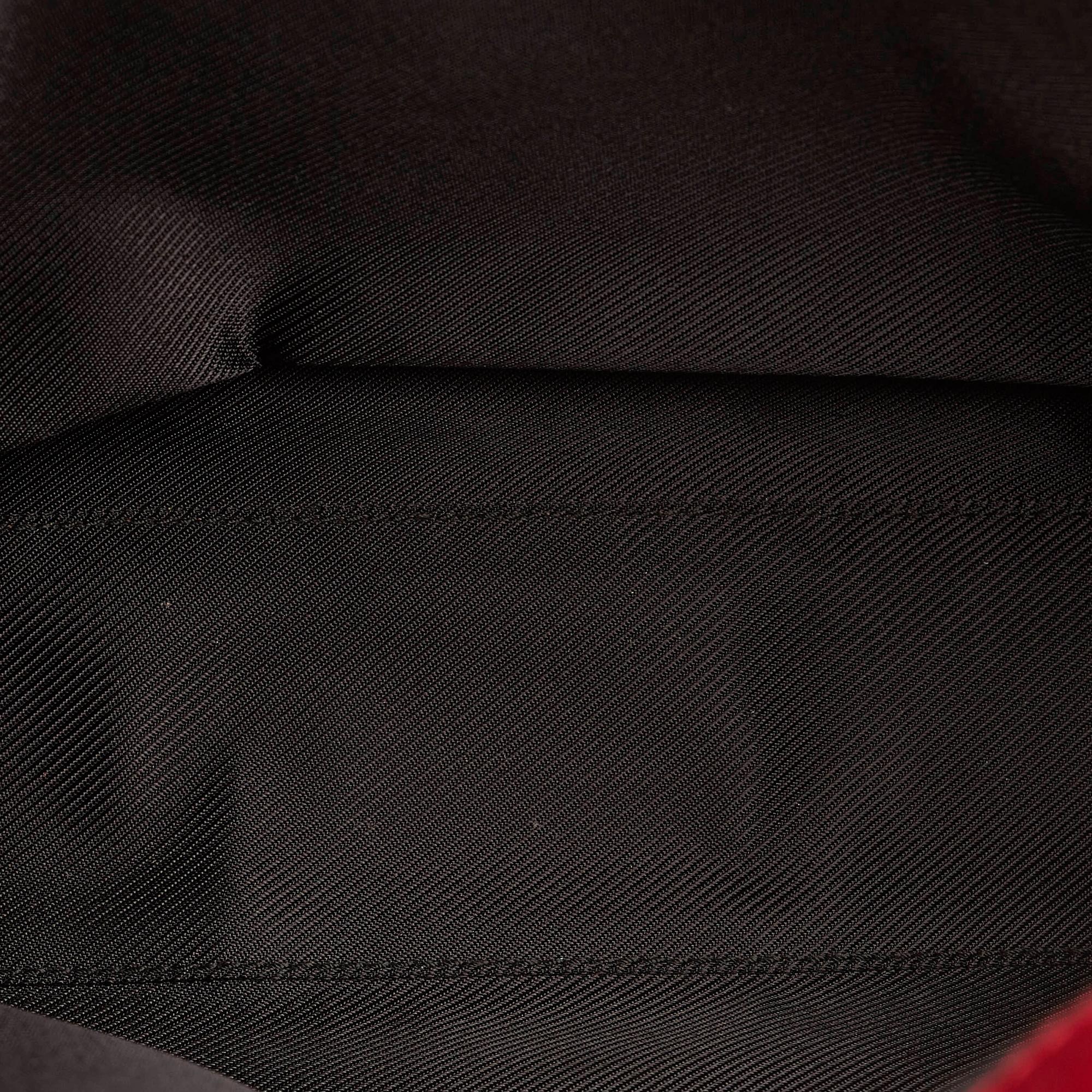 Gucci Gucci Canvas Shoulder Bag (SHG-29003)