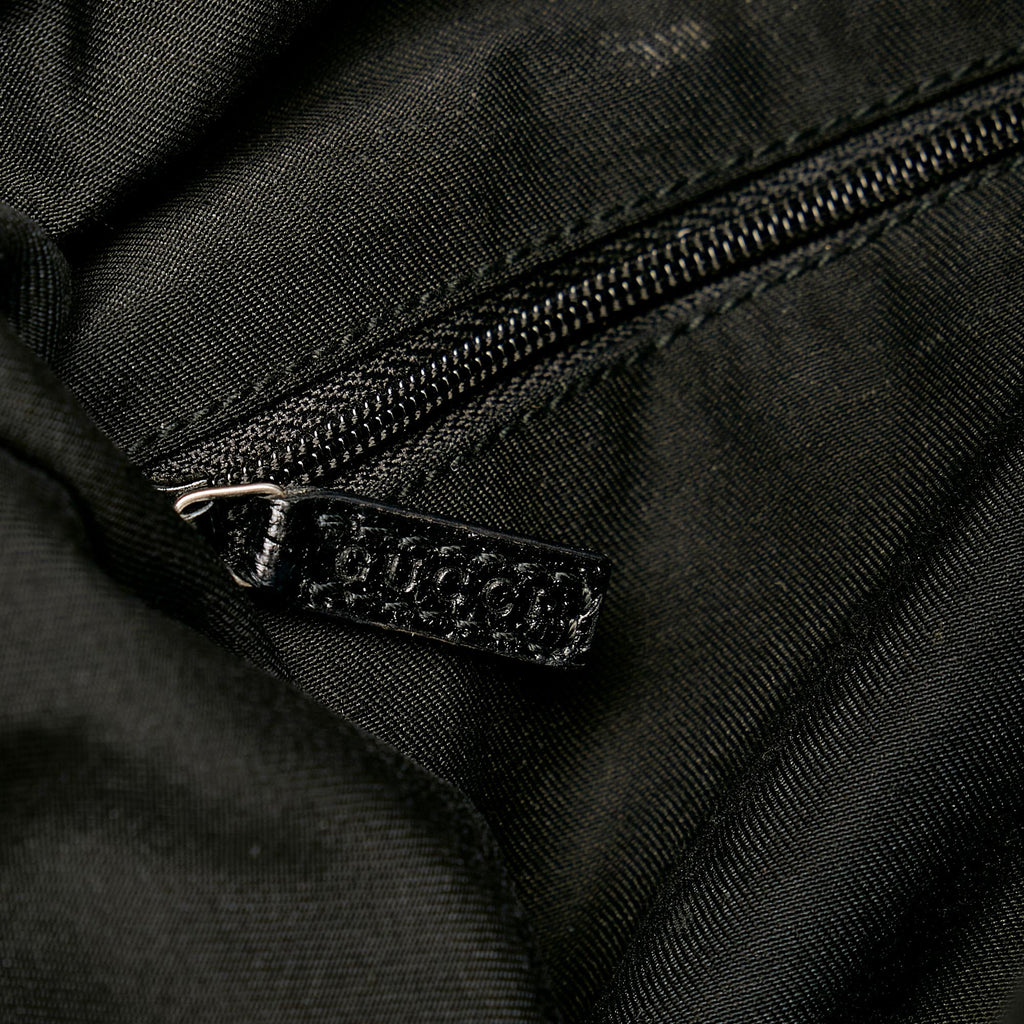 Gucci Gucci Canvas Shoulder Bag (SHG-29015)