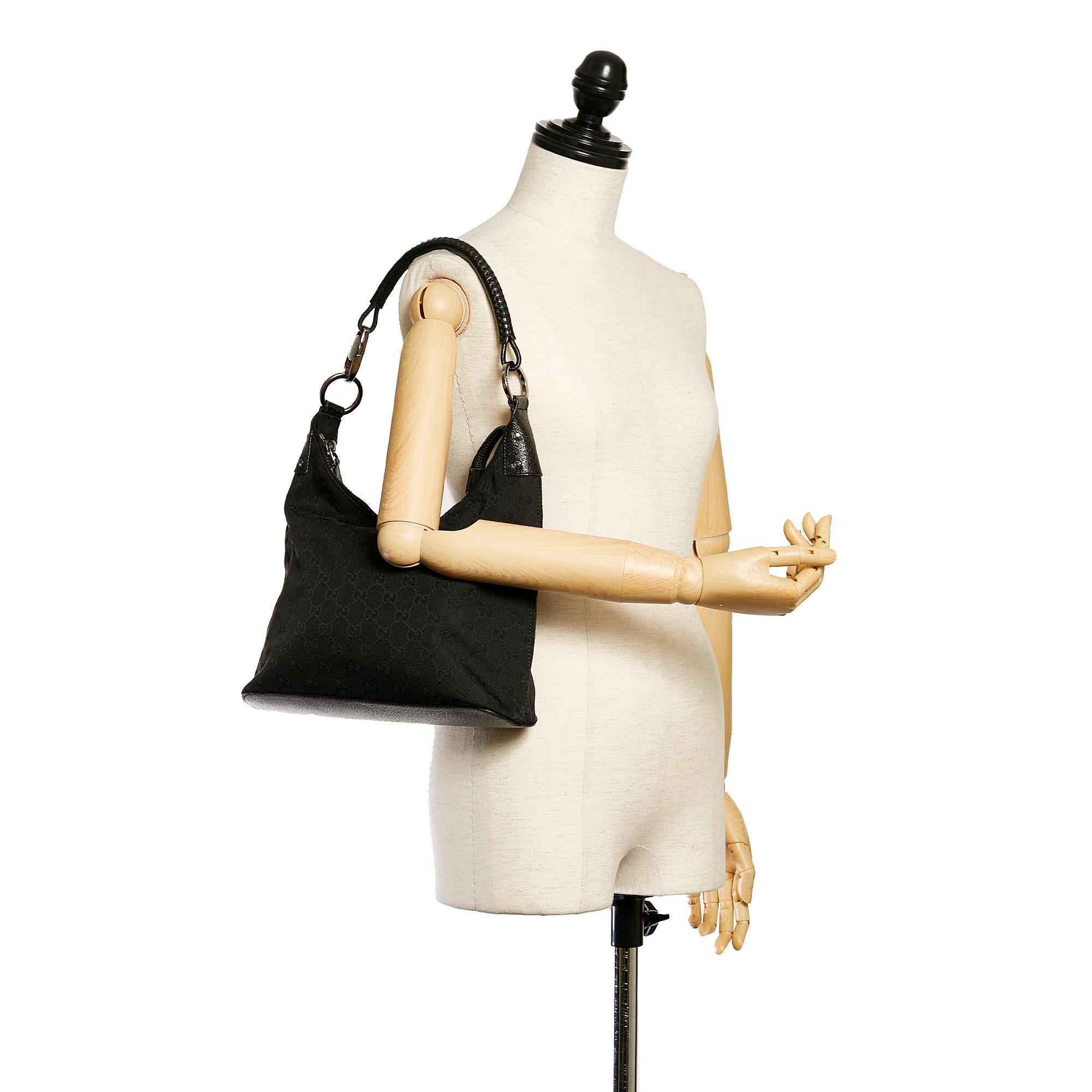 Gucci Gucci Canvas Shoulder Bag (SHG-29015)