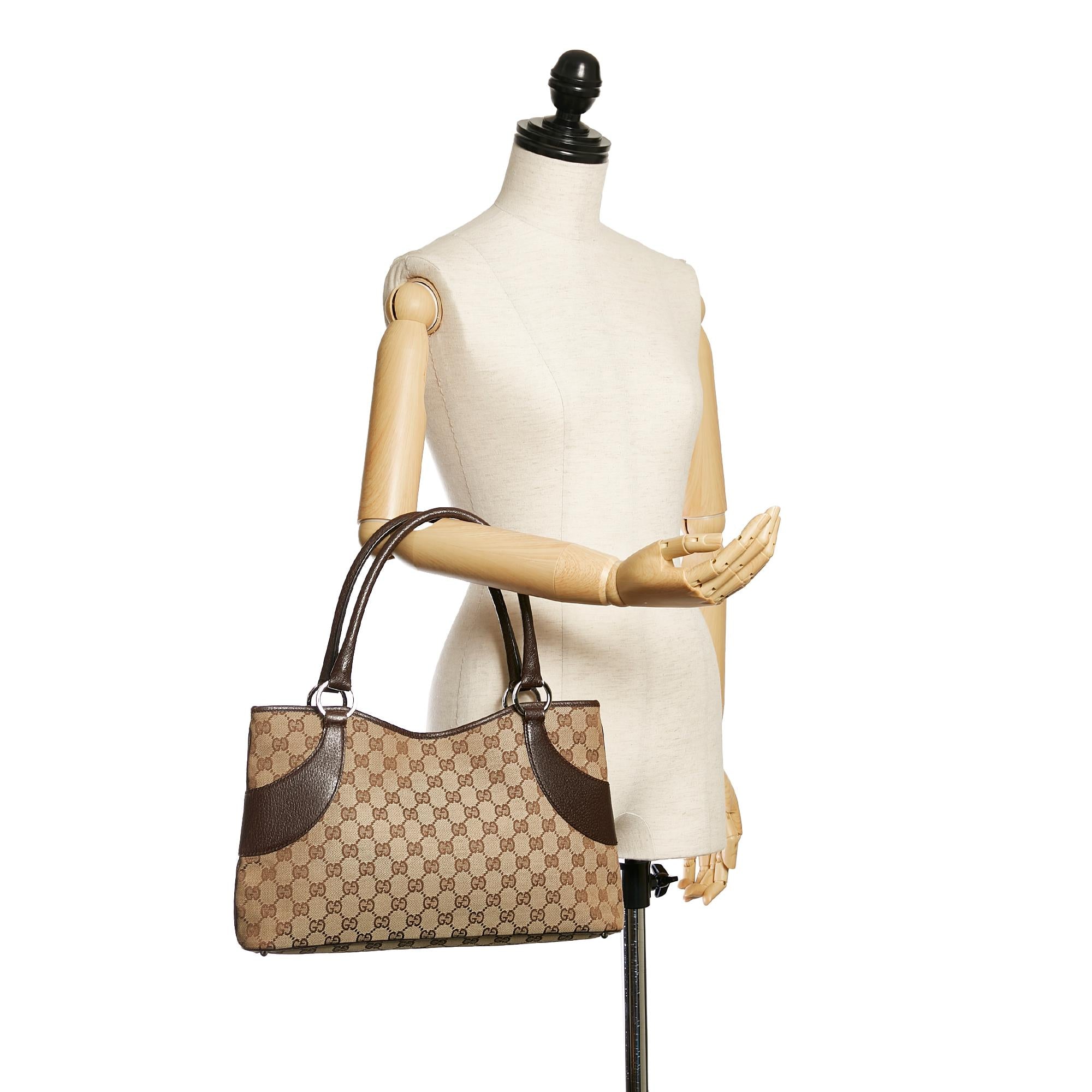 Gucci Gucci Canvas Shoulder Bag (SHG-29069)