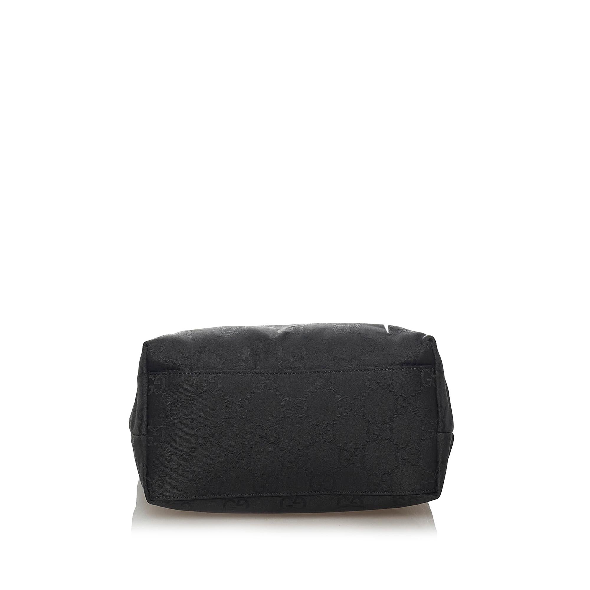 Gucci Gucci Canvas Shoulder Bag (SHG-29163)