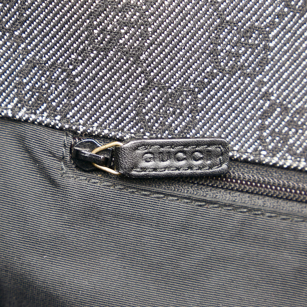 Gucci Gucci Canvas Shoulder Bag (SHG-29172)