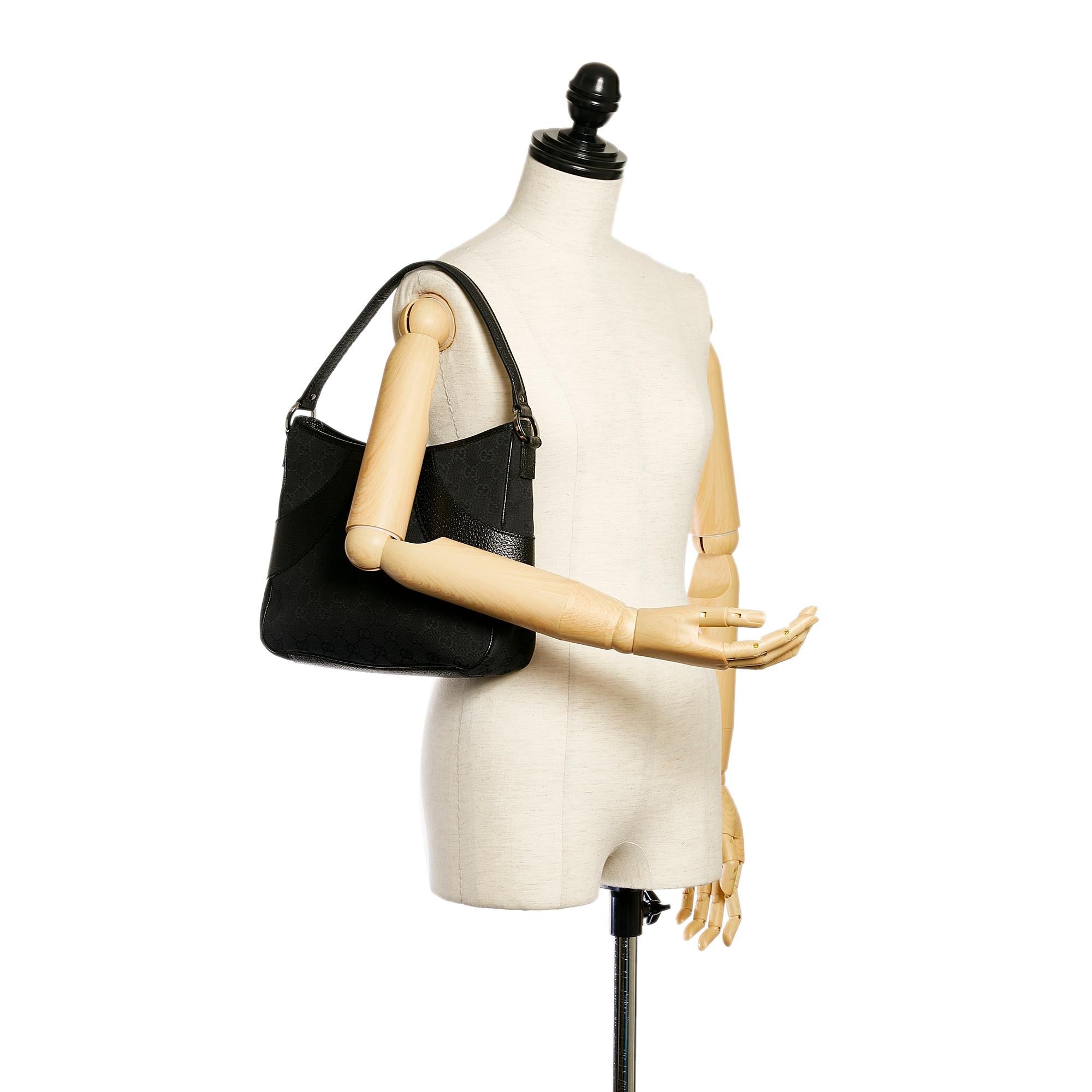 Gucci Gucci Canvas Shoulder Bag (SHG-29197)
