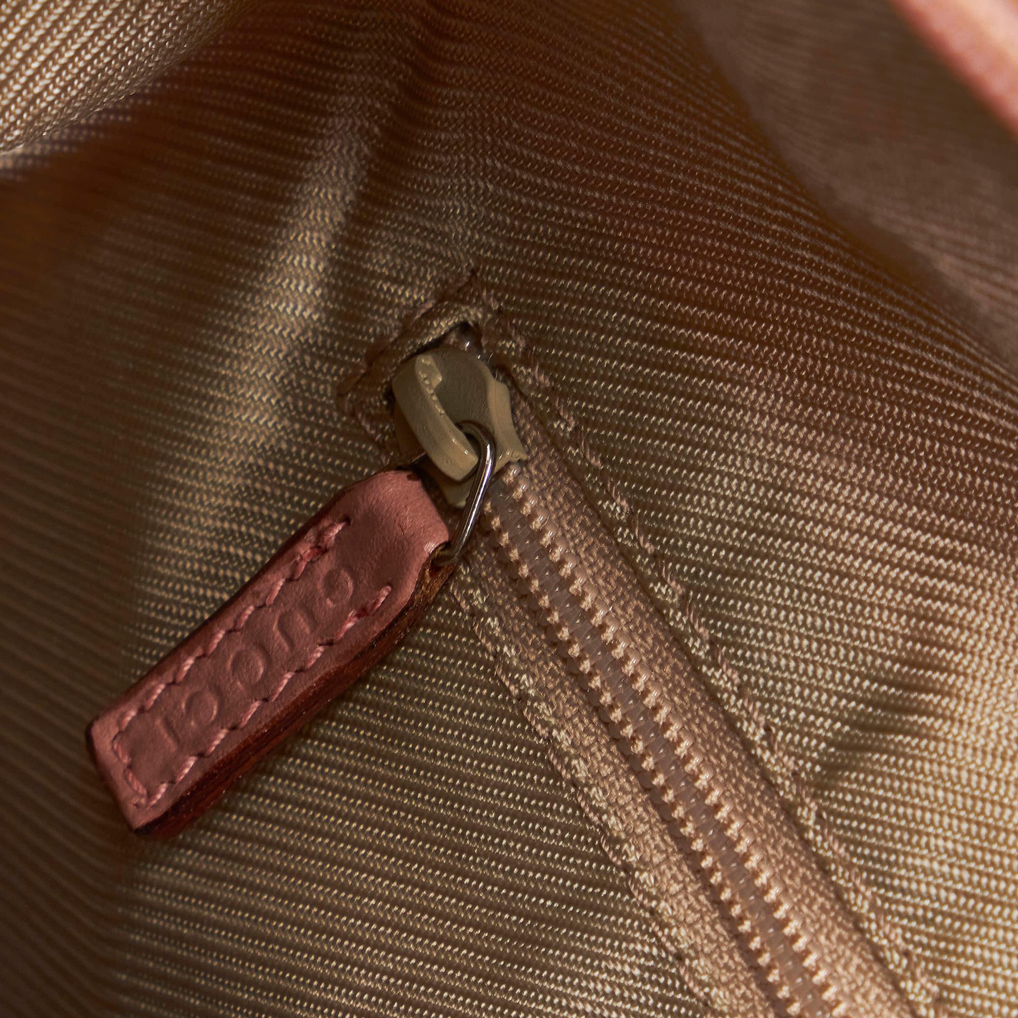Gucci Gucci Canvas Shoulder Bag (SHG-29463)