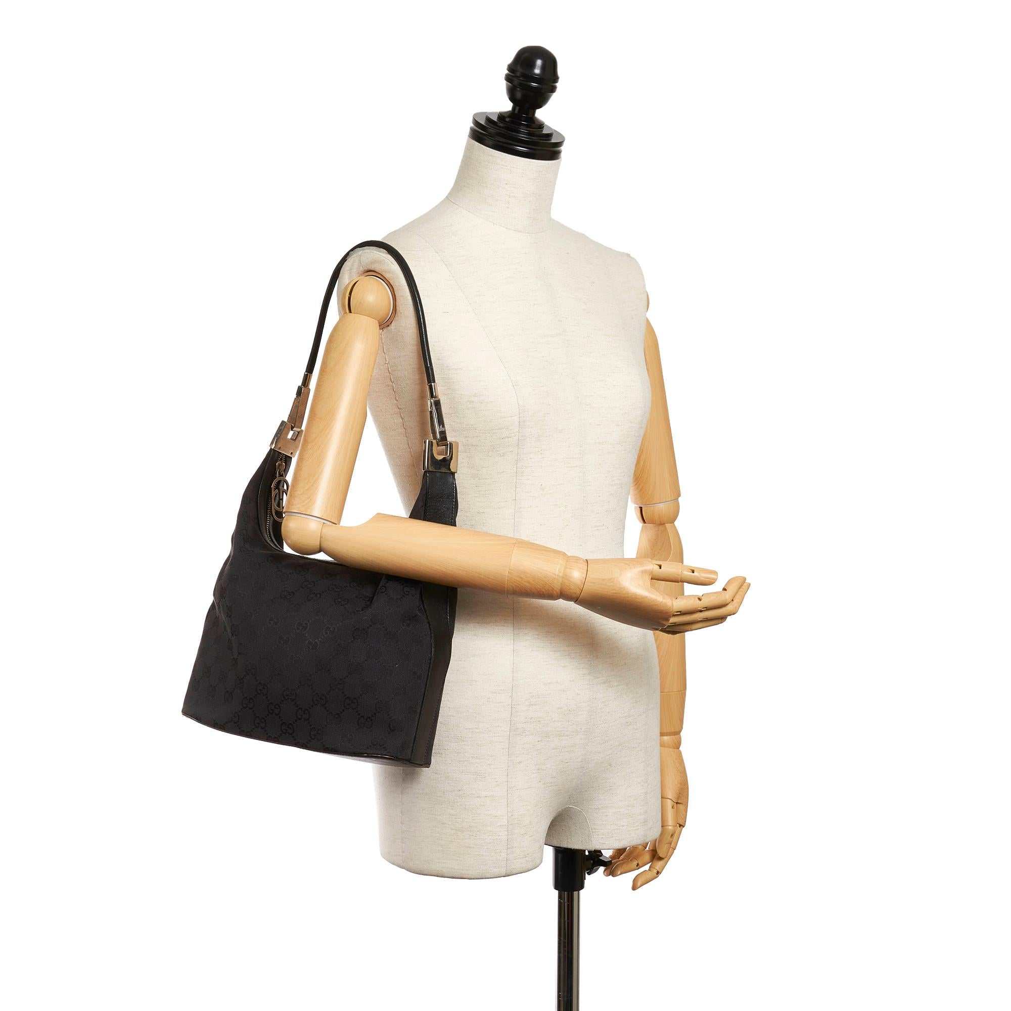 Gucci Gucci Canvas Shoulder Bag (SHG-29465)