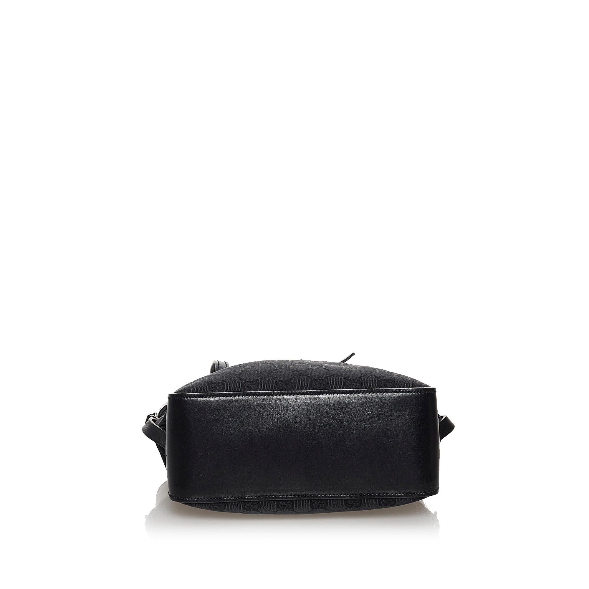 Gucci Gucci Canvas Shoulder Bag (SHG-29965)