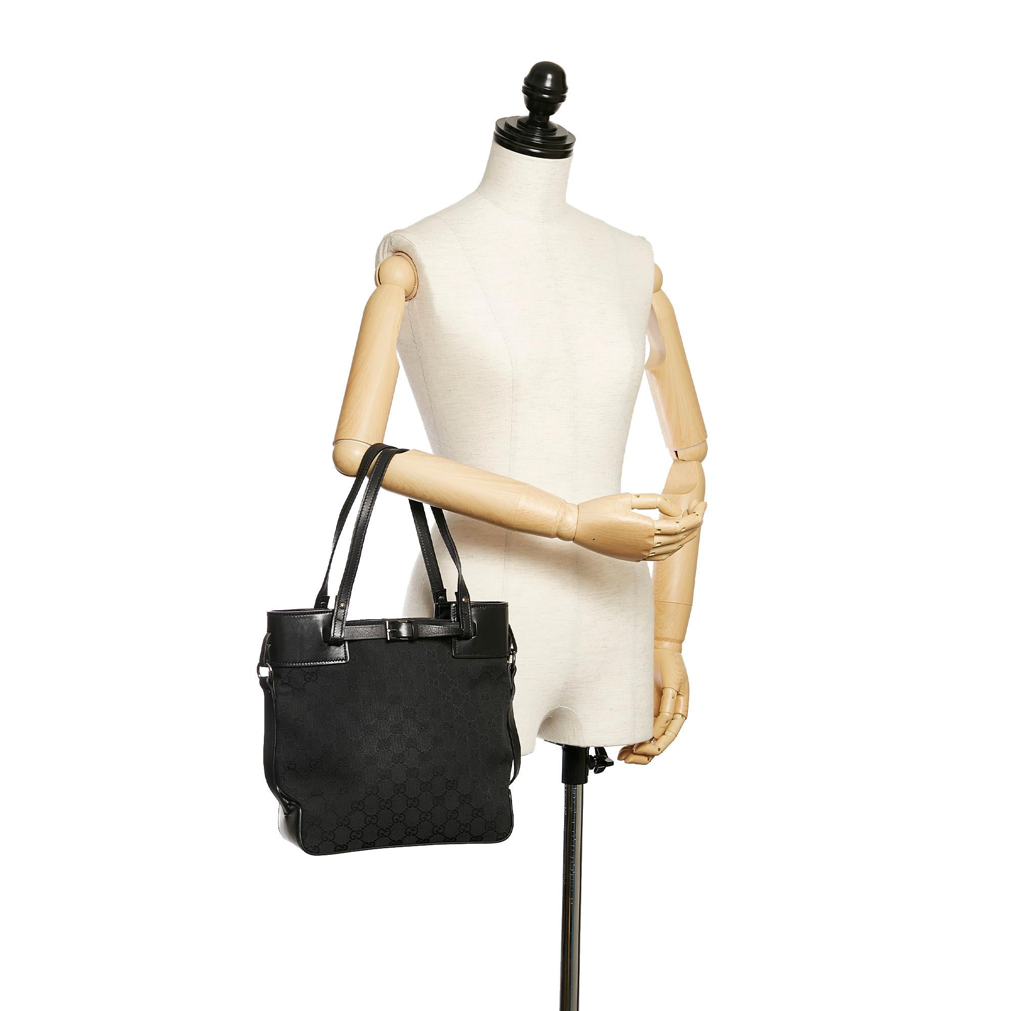 Gucci Gucci Canvas Shoulder Bag (SHG-29965)