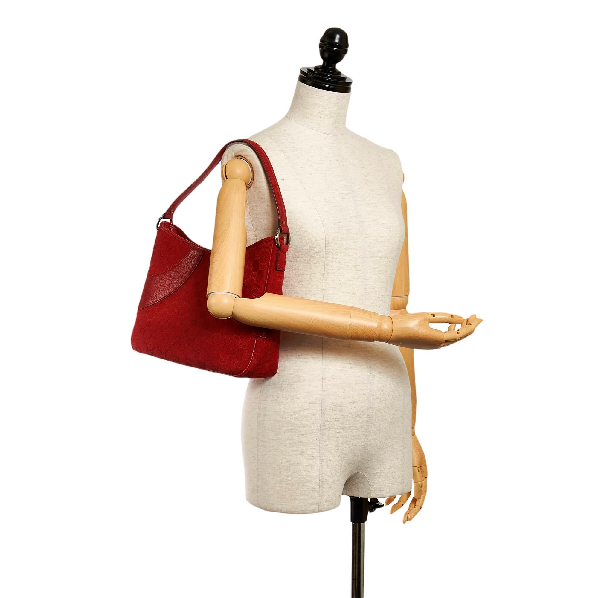 Gucci Gucci Canvas Shoulder Bag (SHG-30138)