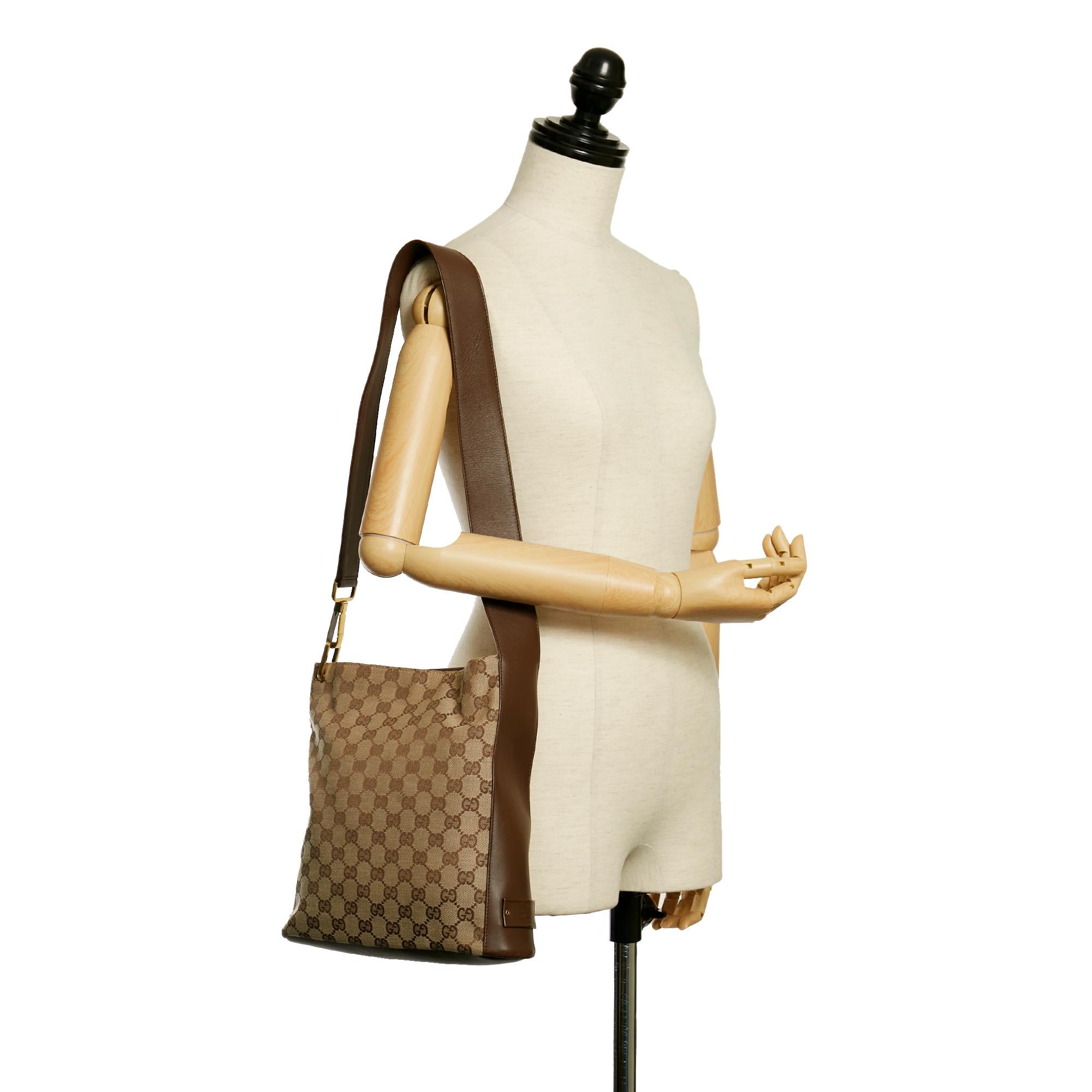 Gucci Gucci Canvas Shoulder Bag (SHG-30527)