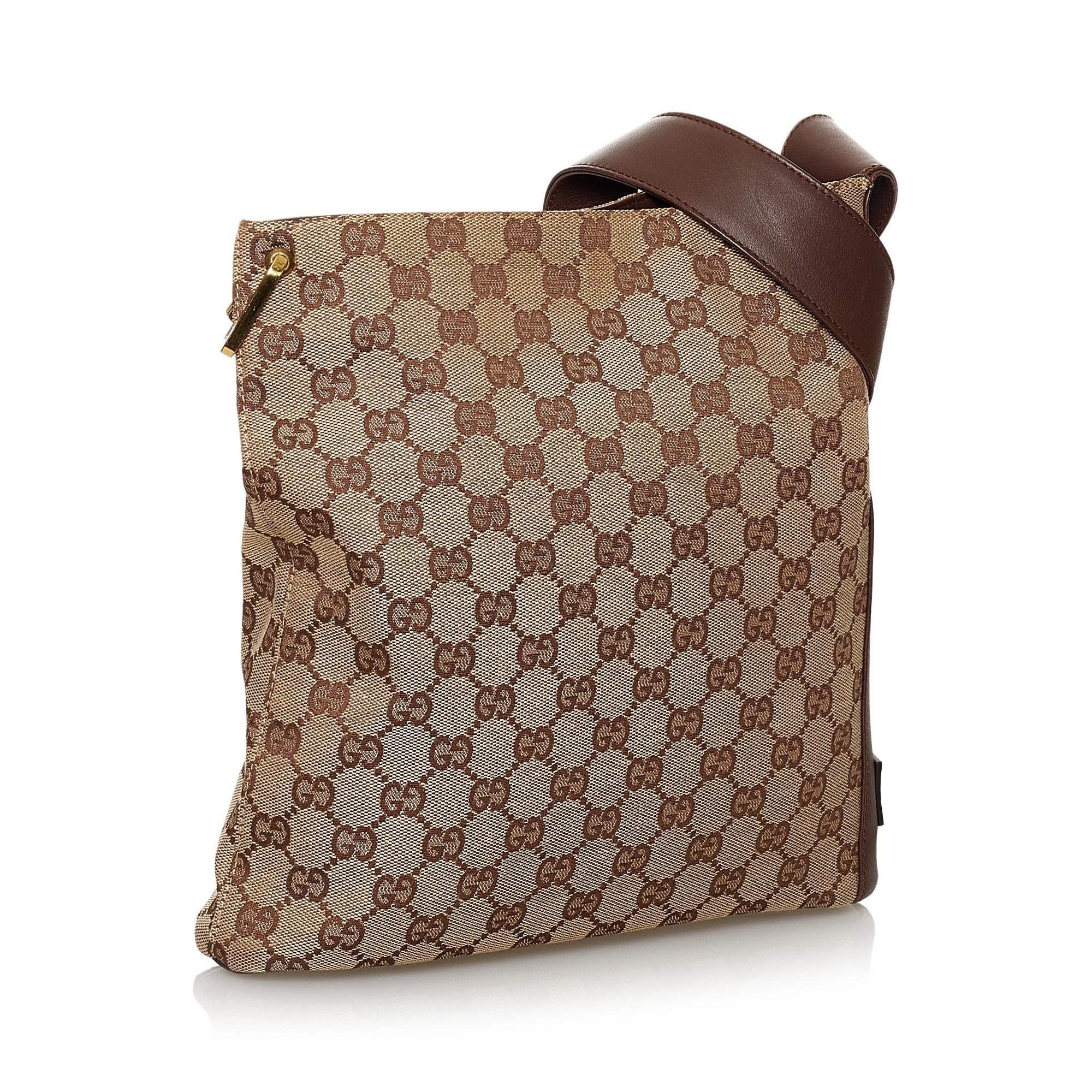 Gucci Gucci Canvas Shoulder Bag (SHG-30527)