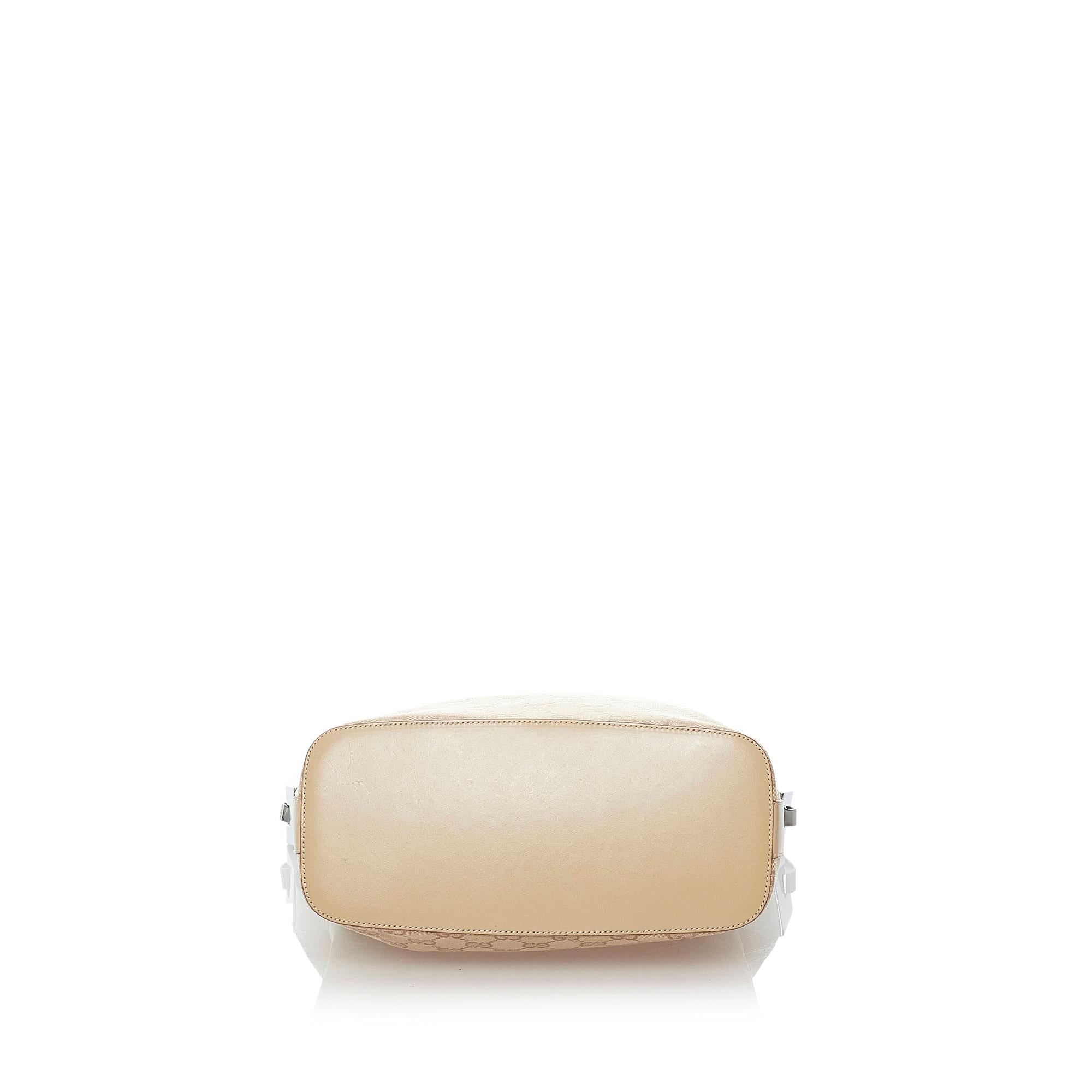 Gucci Gucci Canvas Shoulder Bag (SHG-30935)