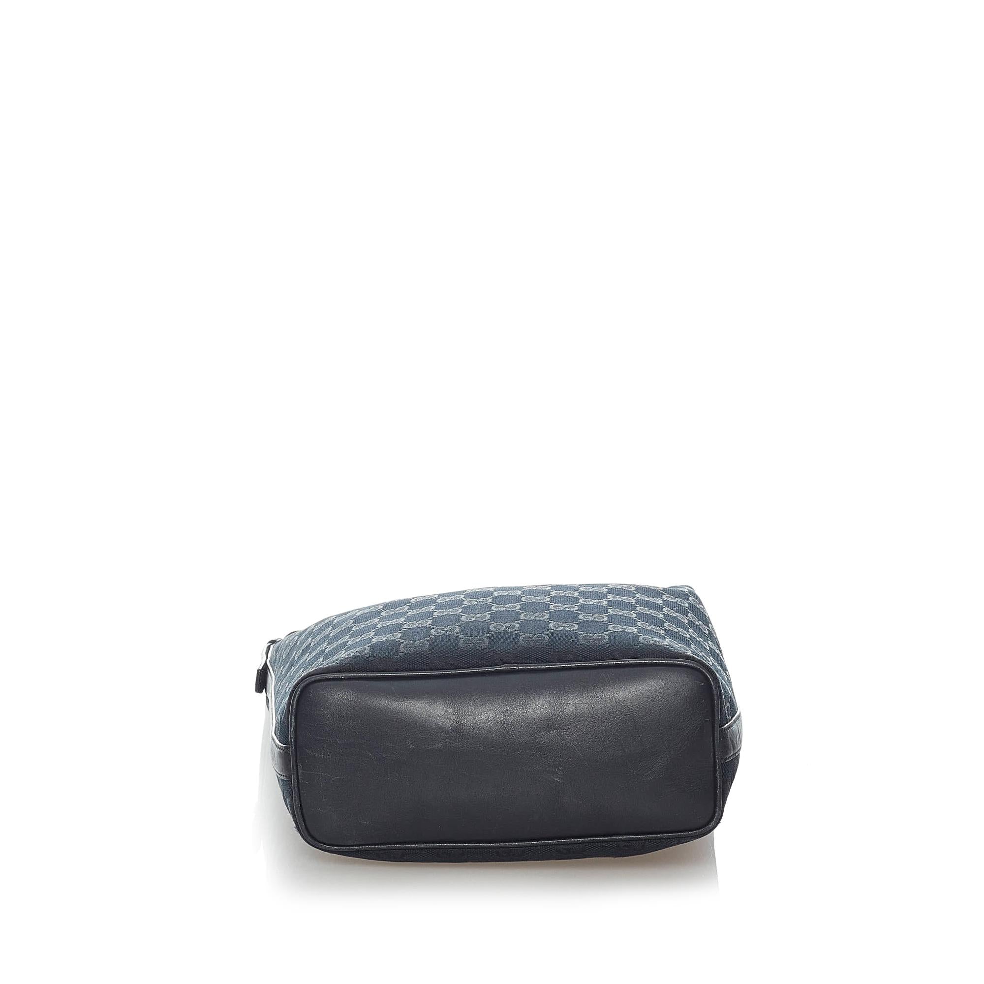 Gucci Gucci Canvas Shoulder Bag (SHG-30970)