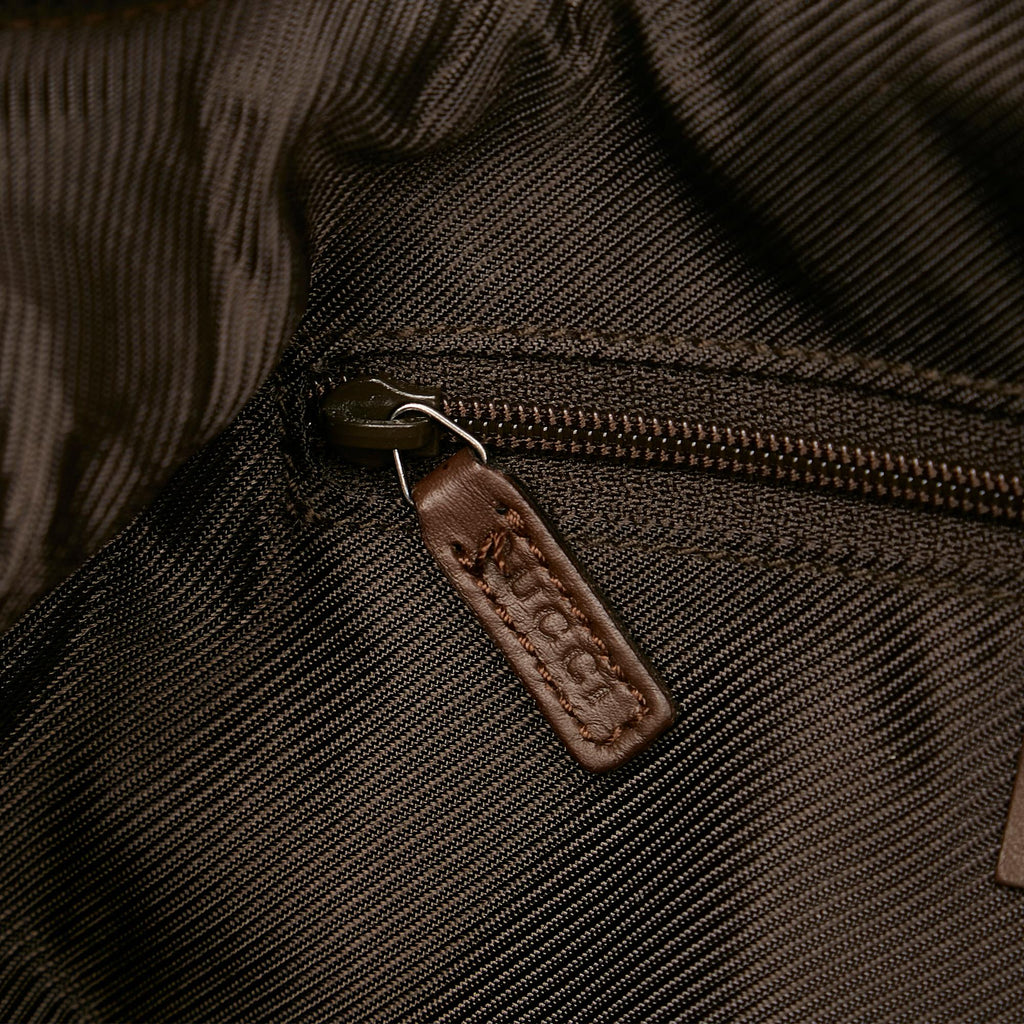Gucci Gucci Canvas Shoulder Bag (SHG-31013)
