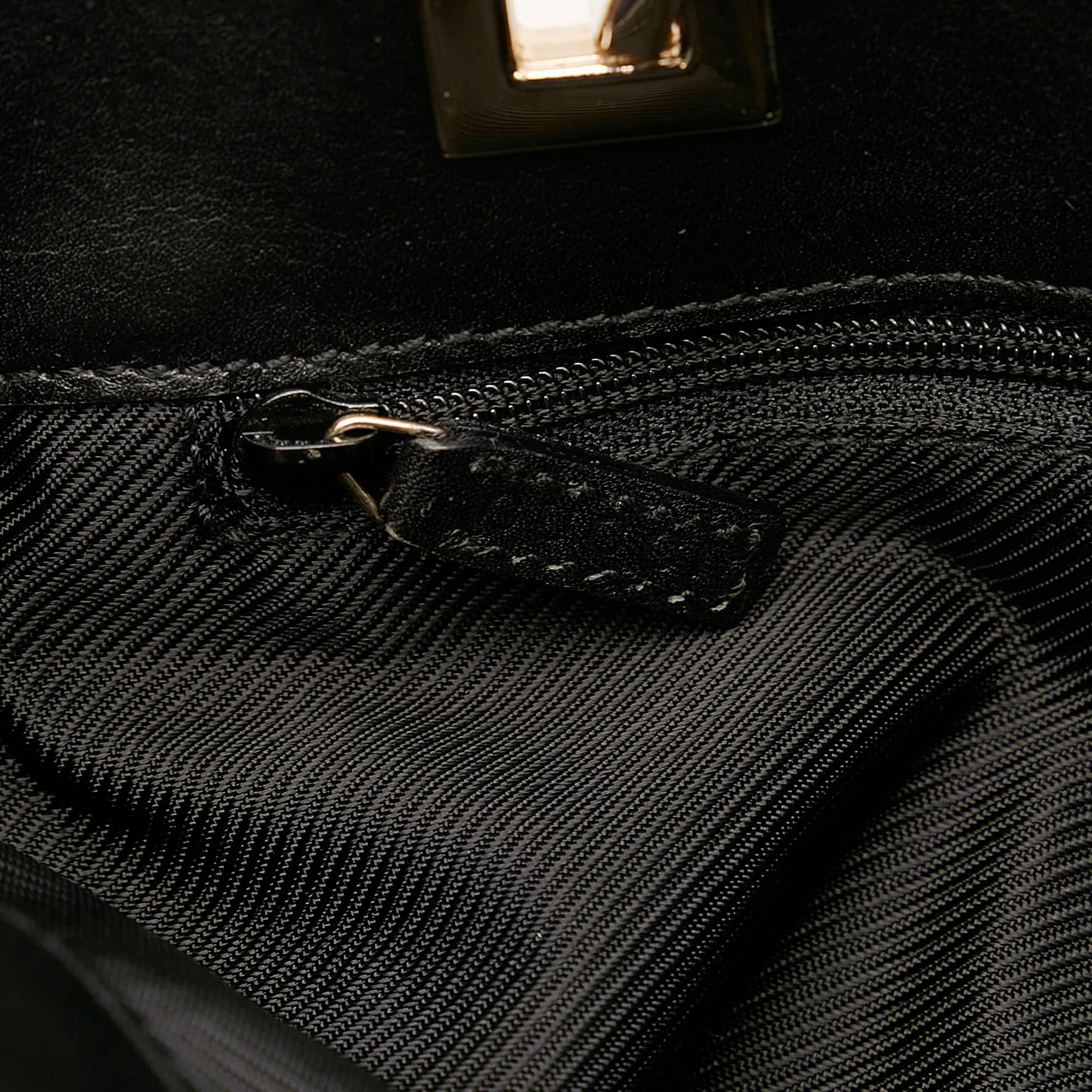 Gucci GG Canvas Shoulder Bag (SHG-31598)