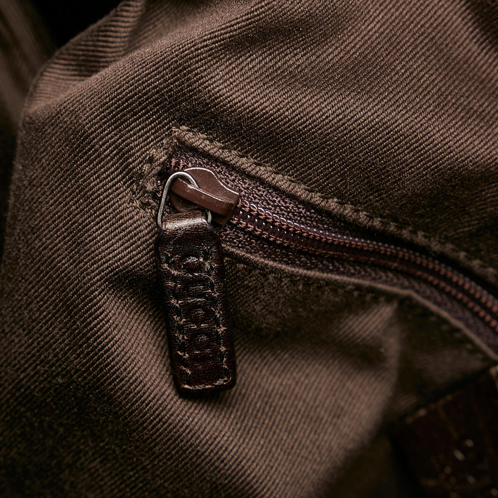 Gucci Gucci Canvas Shoulder Bag (SHG-31773)
