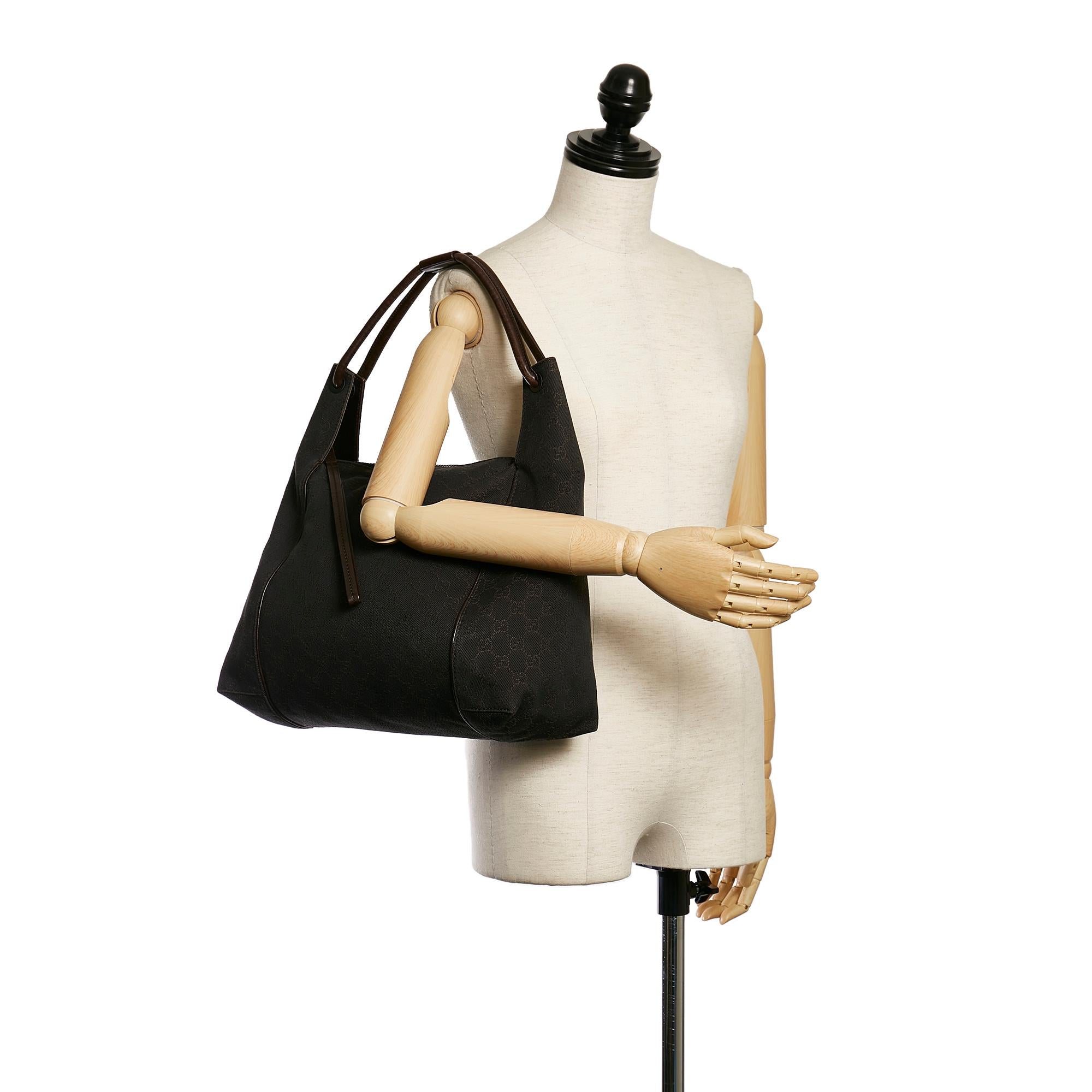 Gucci Gucci Canvas Shoulder Bag (SHG-31773)