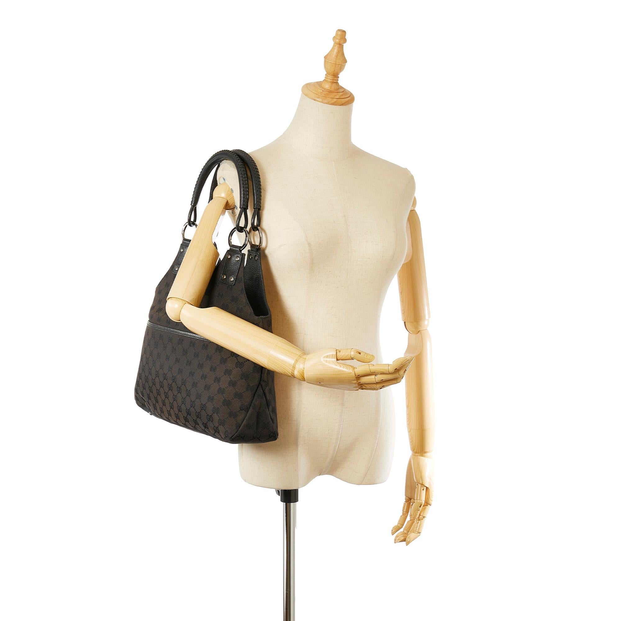 Gucci Gucci Canvas Shoulder Bag (SHG-31968)