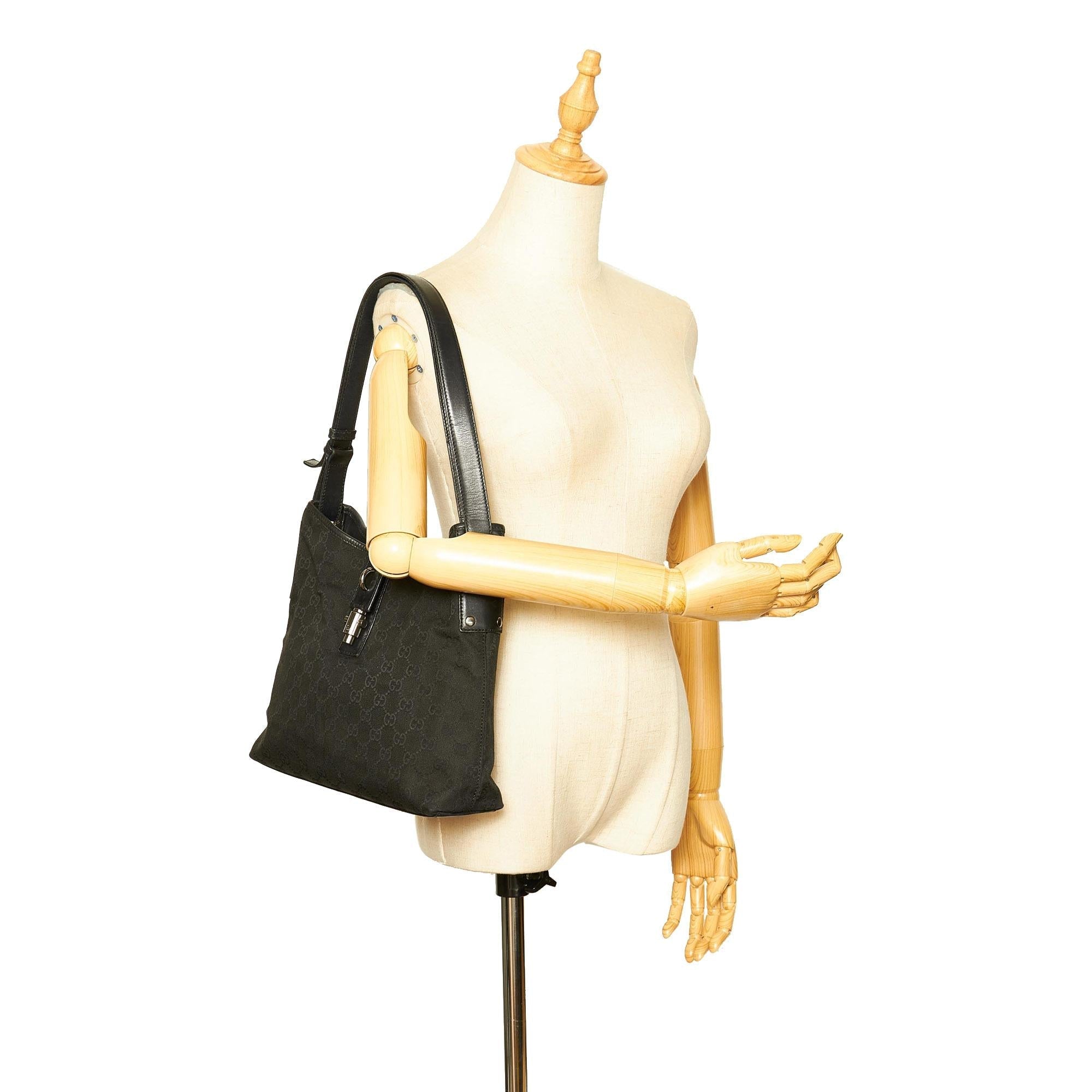 Gucci Gucci Canvas Shoulder Bag (SHG-32131)