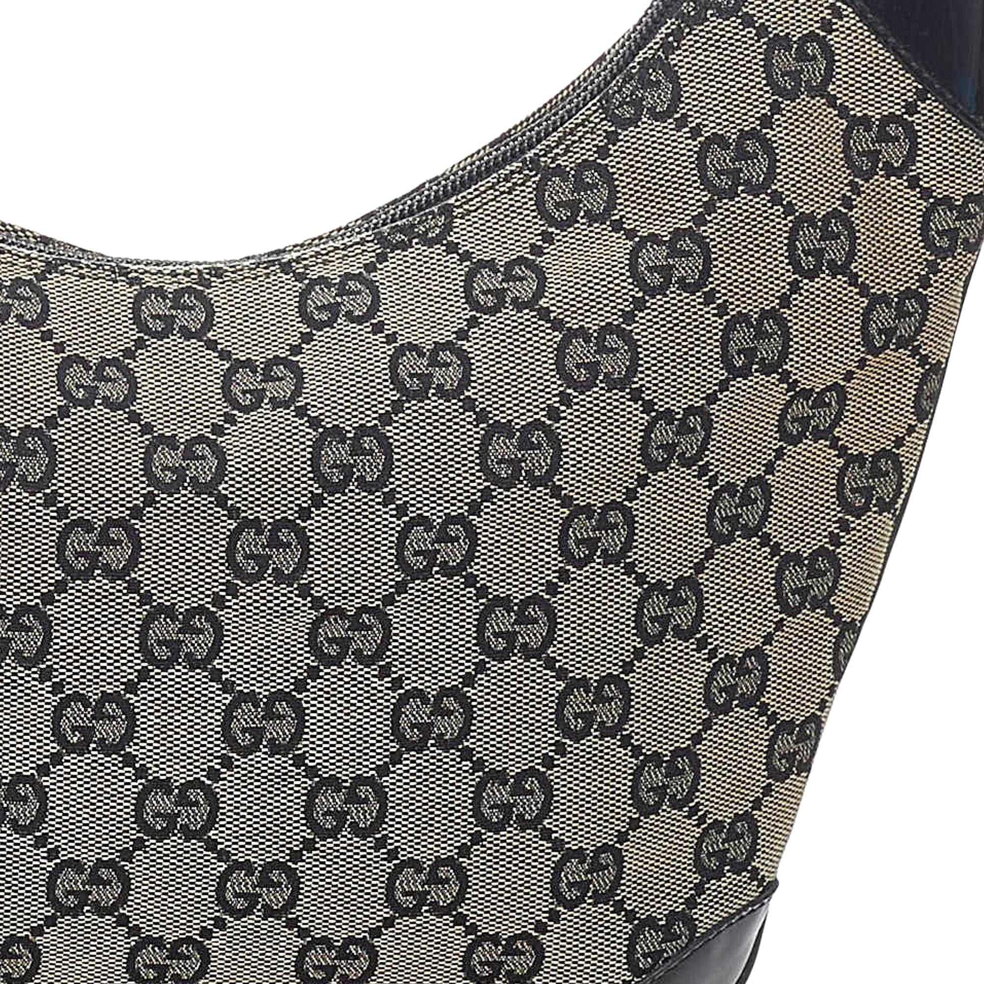 Gucci Gucci Canvas Shoulder Bag (SHG-32653)
