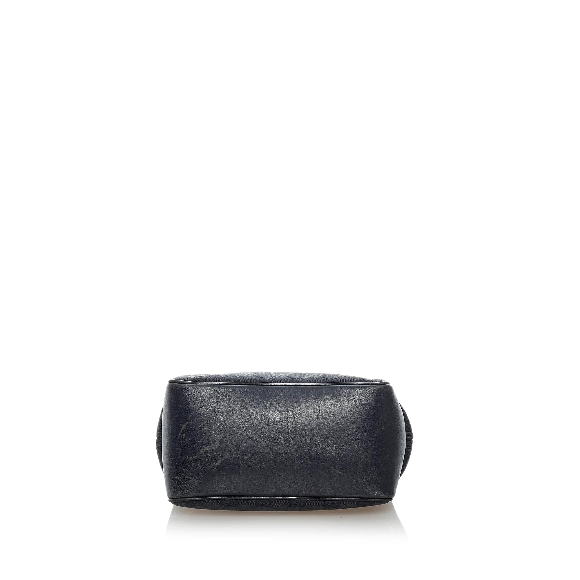 Gucci Gucci Canvas Shoulder Bag (SHG-32798)