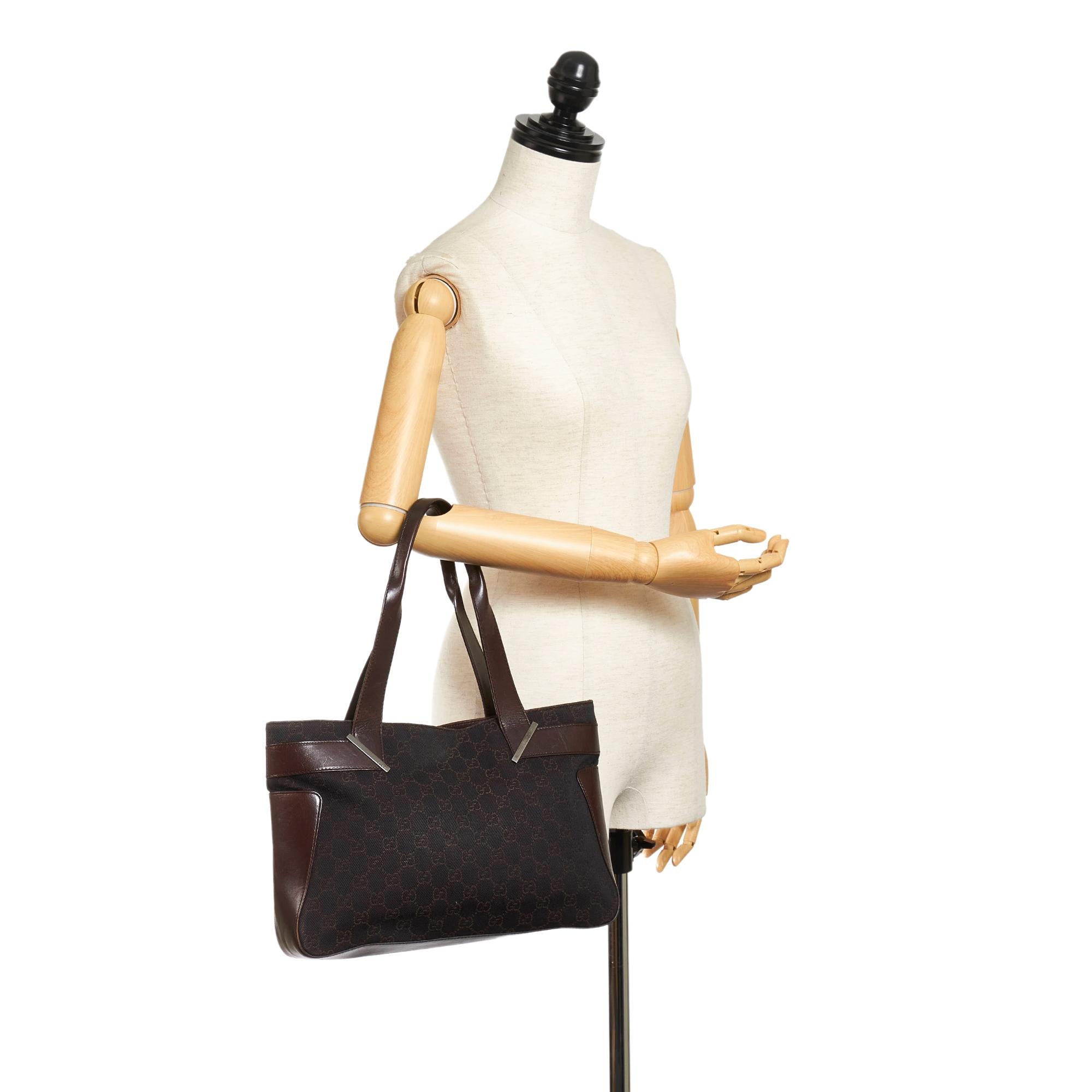 Gucci Gucci Canvas Shoulder Bag (SHG-32847)