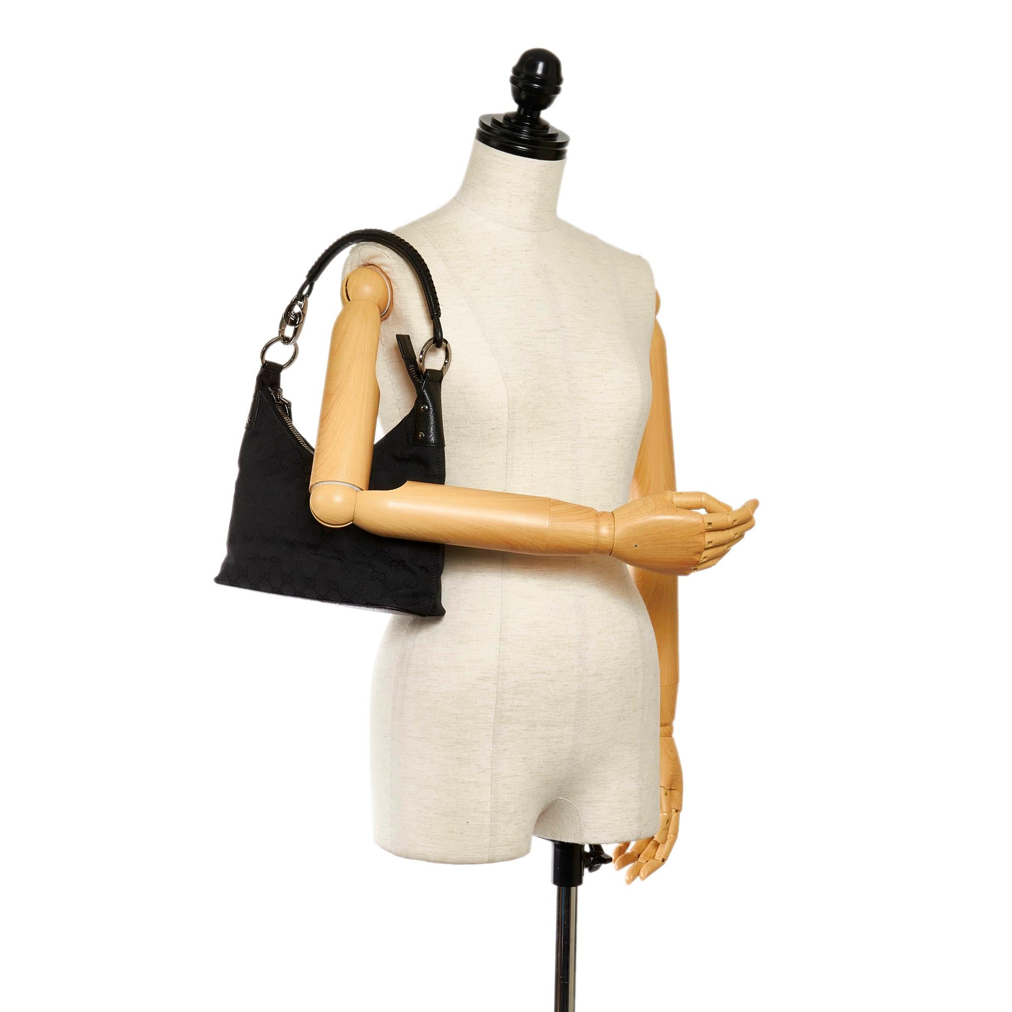 Gucci Gucci Canvas Shoulder Bag (SHG-32858)
