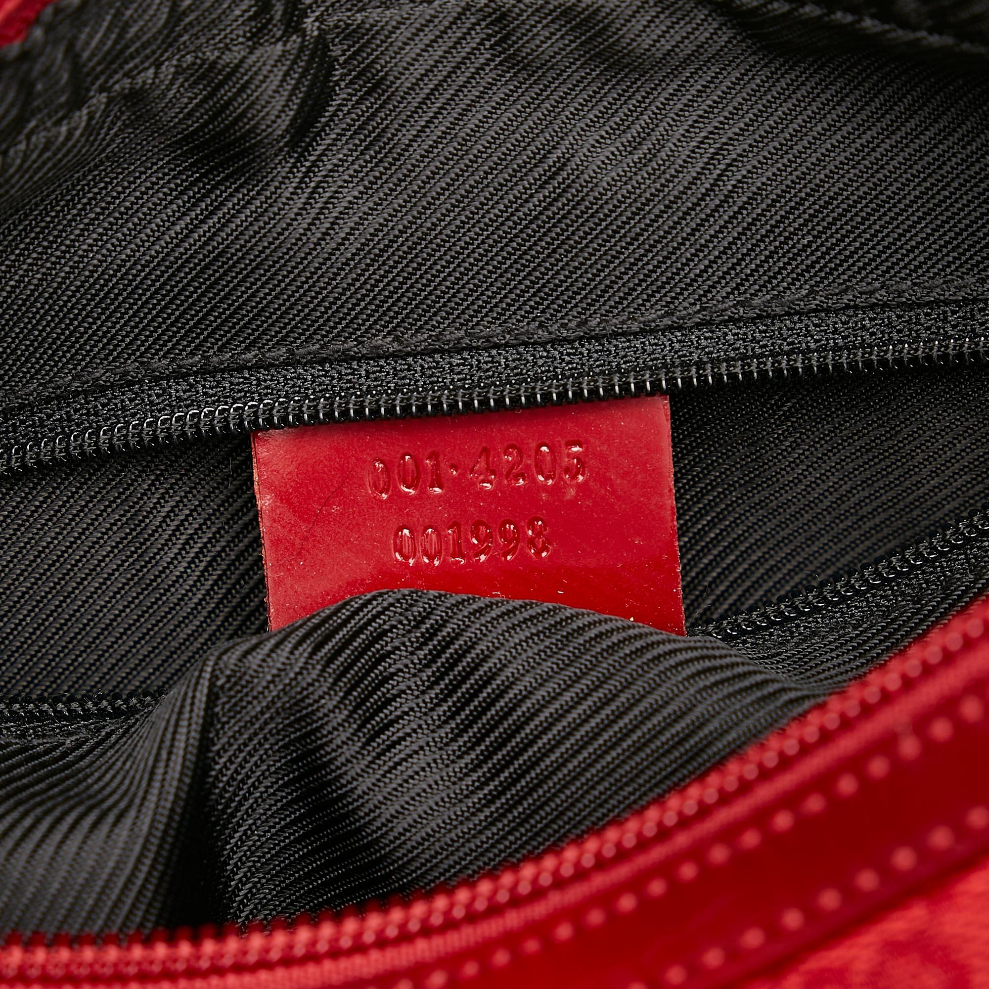 Gucci Gucci Canvas Shoulder Bag (SHG-32895)