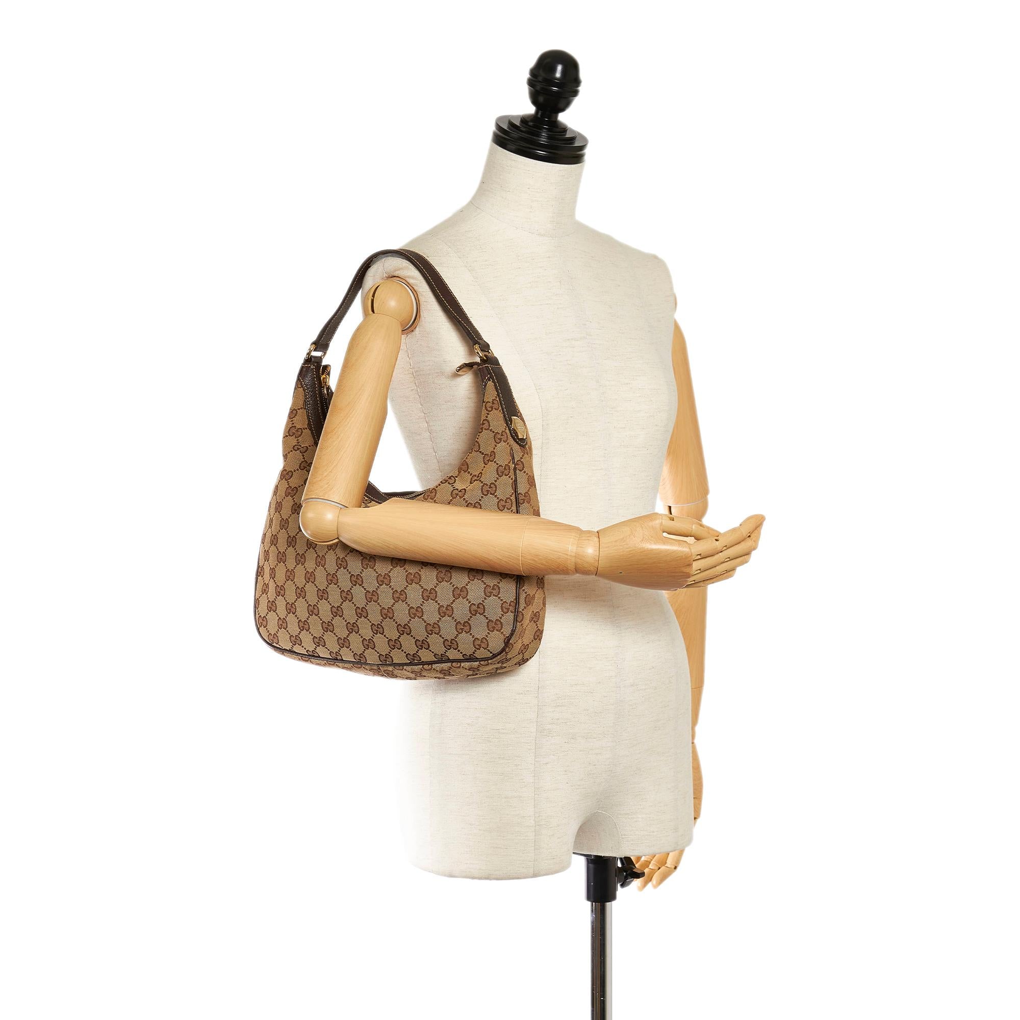 Gucci Gucci Canvas Shoulder Bag (SHG-33041)
