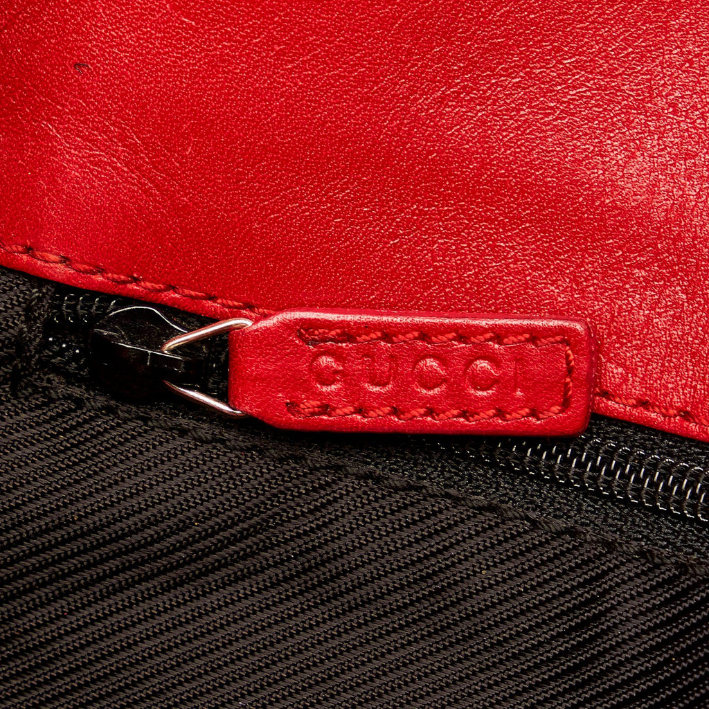 Gucci Gucci Canvas Shoulder Bag (SHG-33223)