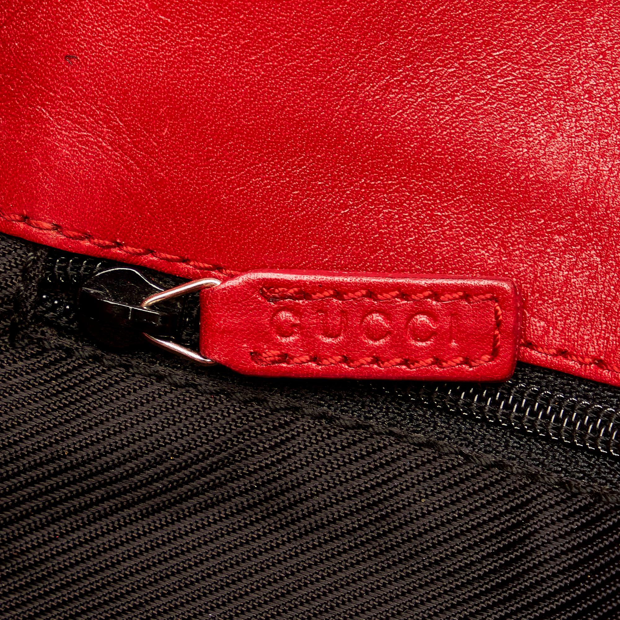 Gucci Gucci Canvas Shoulder Bag (SHG-33223)