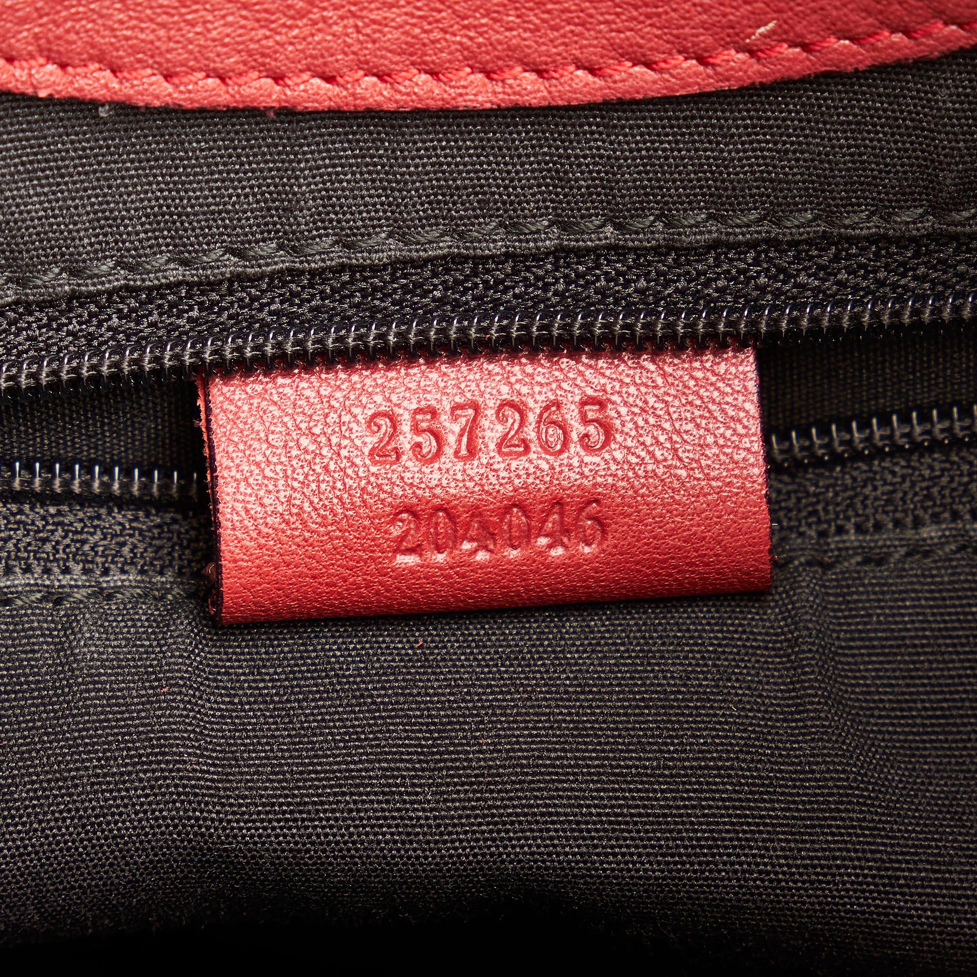Gucci Gucci Canvas Shoulder Bag (SHG-33479)