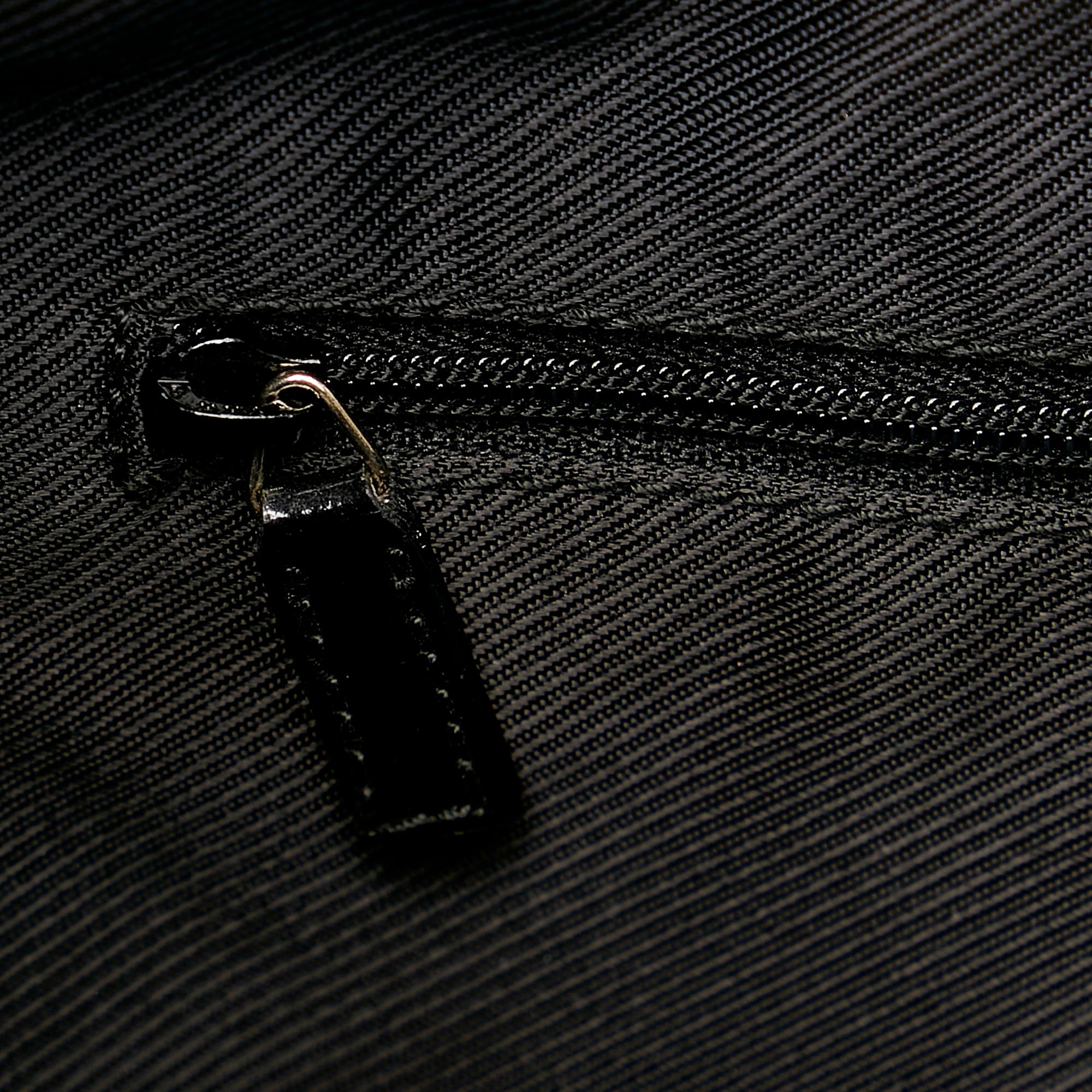 Gucci GG Canvas Shoulder Bag (SHG-34874)