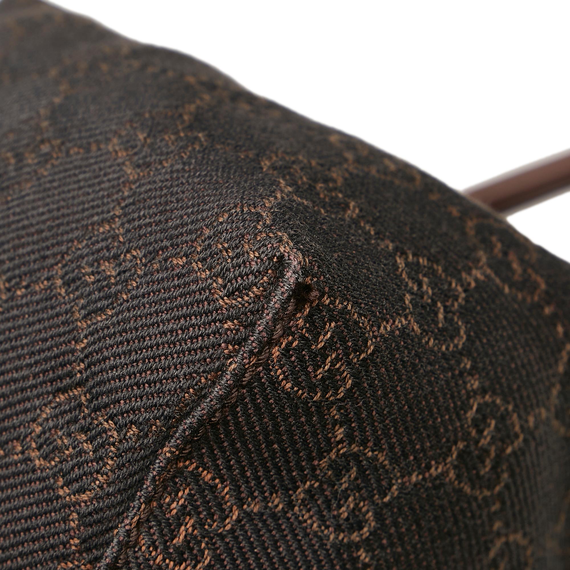 Gucci GG Canvas Shoulder Bag (SHG-35000)