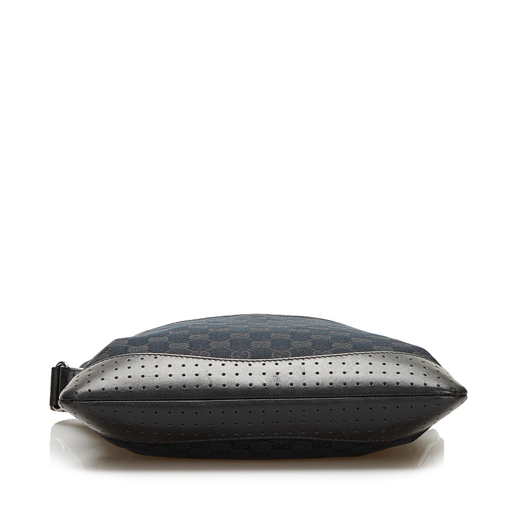 Gucci GG Canvas Shoulder Bag (SHG-35627)