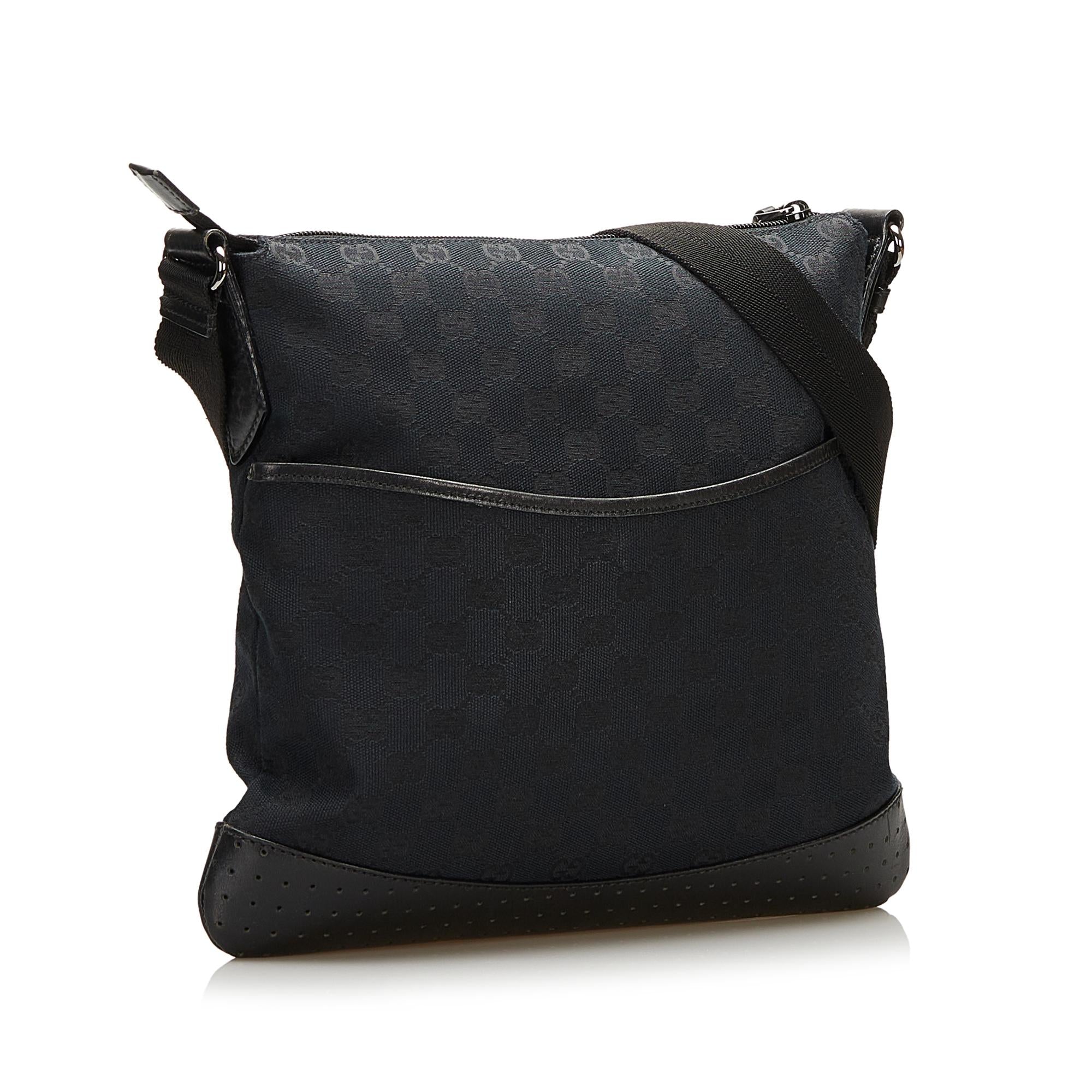 Gucci GG Canvas Shoulder Bag (SHG-35627)