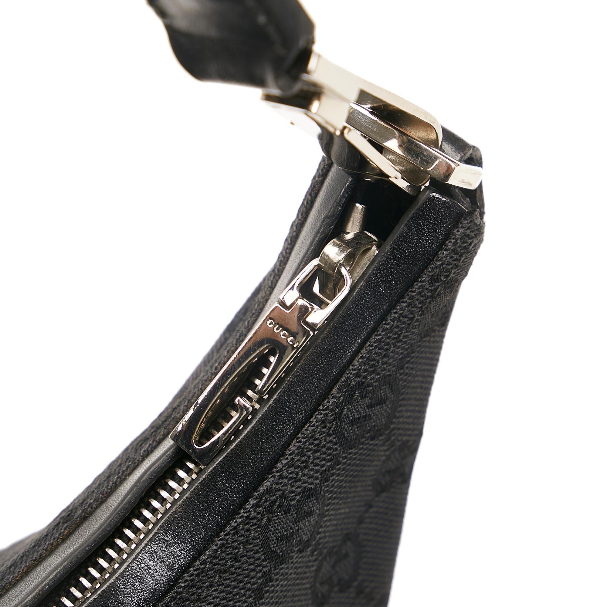 Gucci GG Canvas Shoulder Bag (SHG-35958)