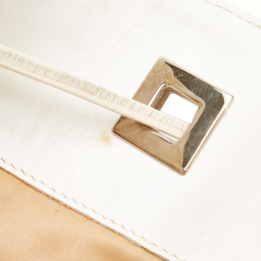 Gucci GG Canvas Shoulder Bag (SHG-eqbf6f)