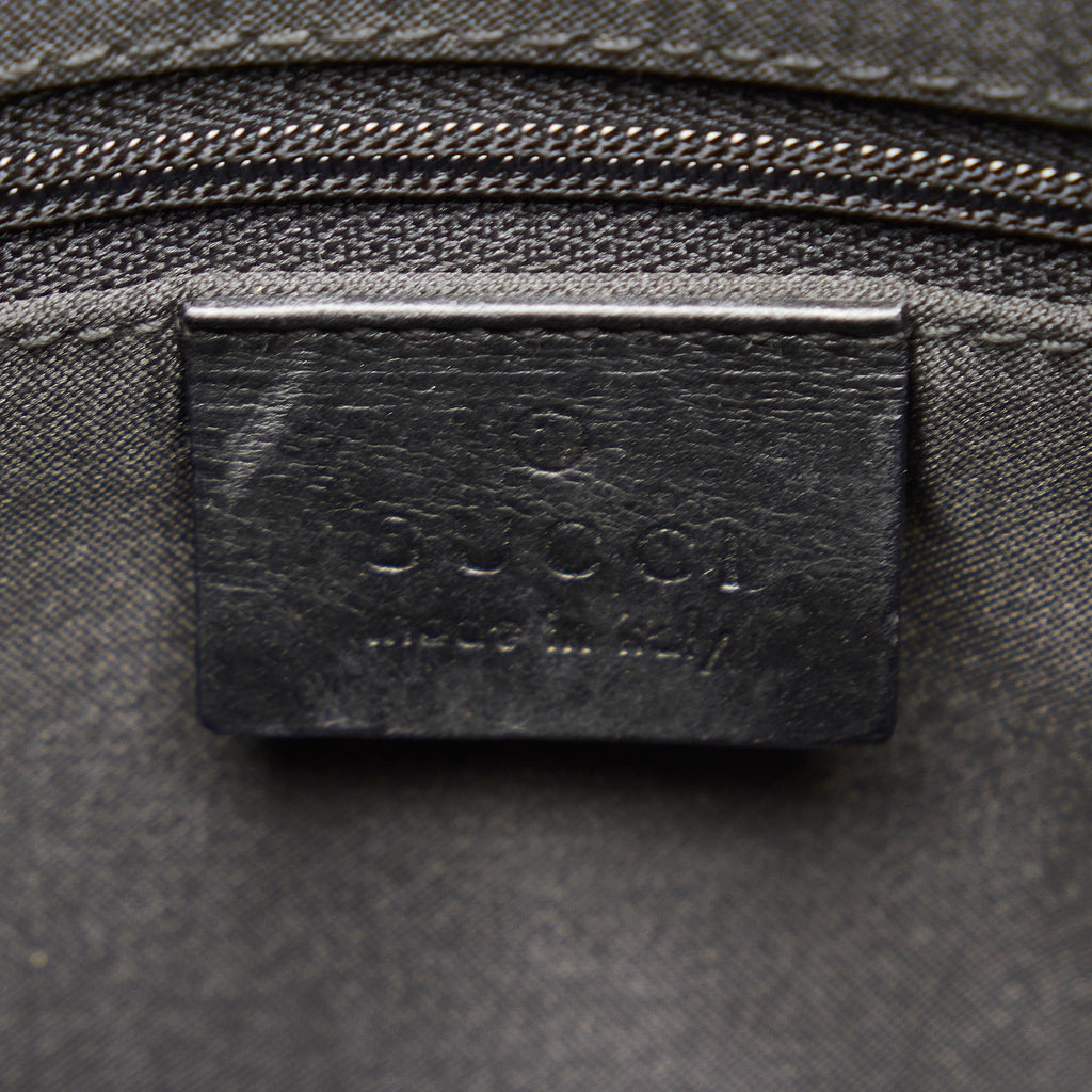 Gucci GG Canvas Shoulder Bag (SHG-kuoaAN)