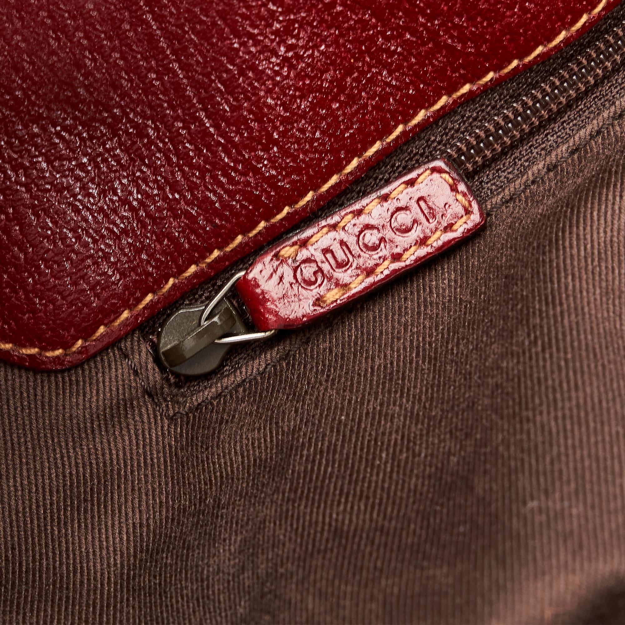 Gucci GG Canvas Shoulder Bag (SHG-P3d4eF)