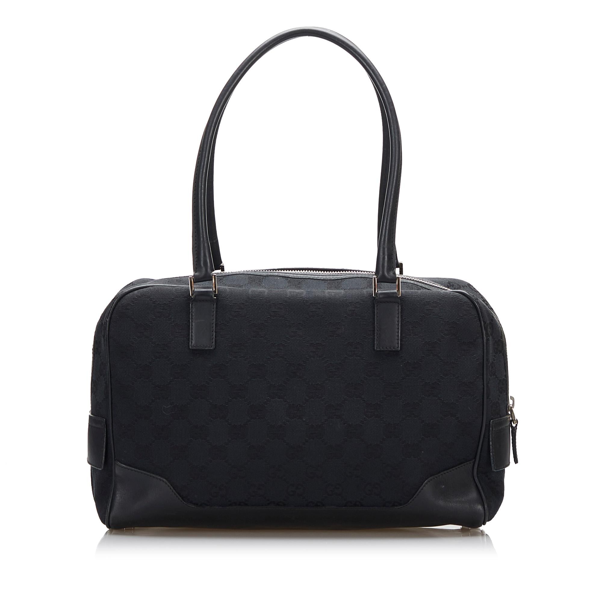Gucci GG Canvas Shoulder Bag (SHG-TrqM8r)