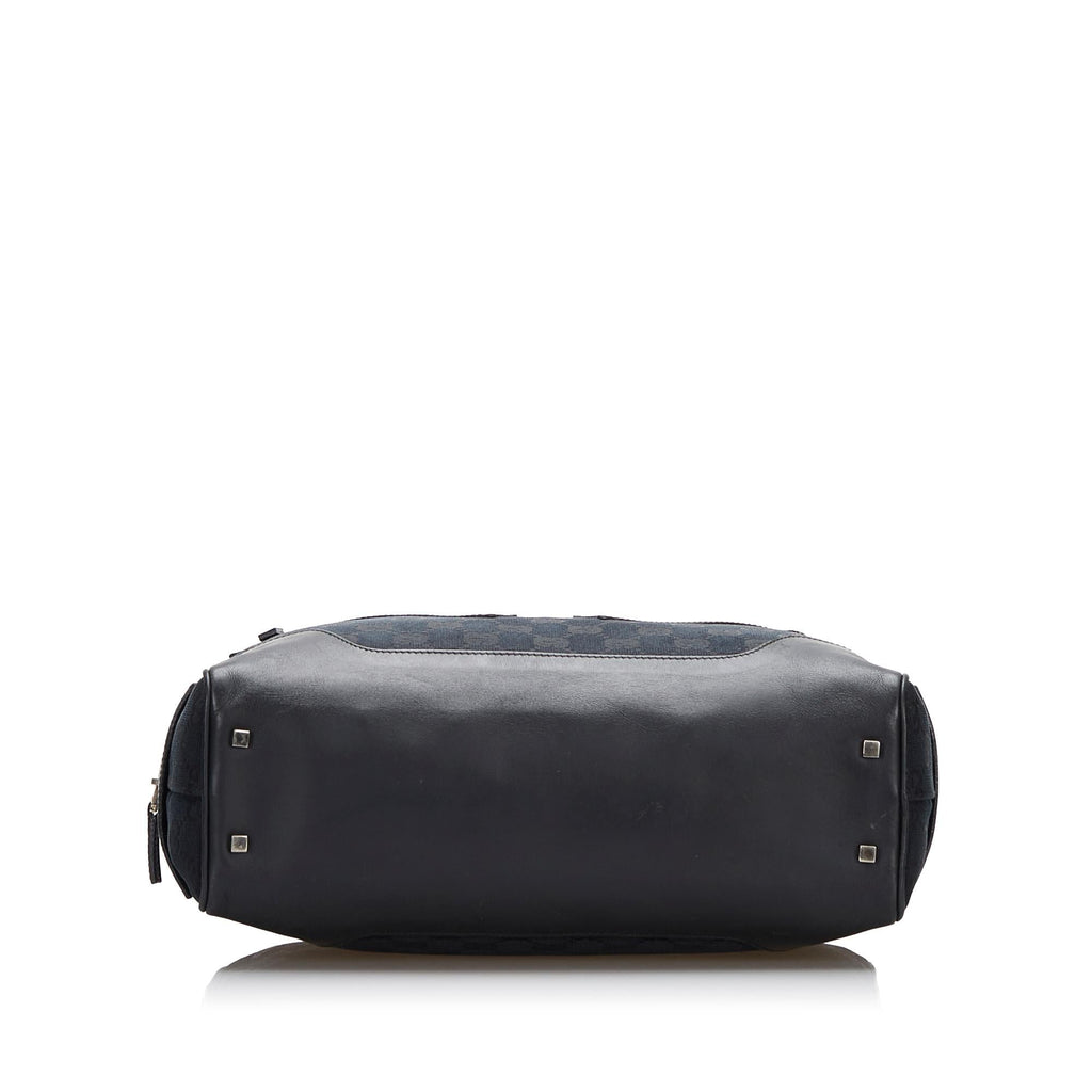 Gucci GG Canvas Shoulder Bag (SHG-TrqM8r)