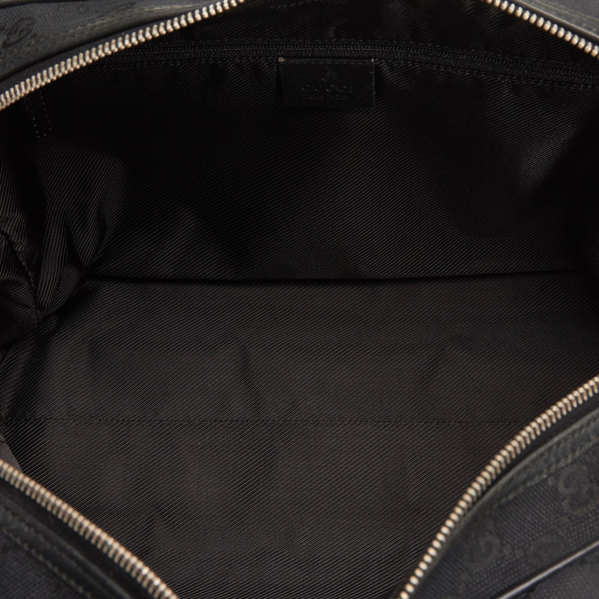 Gucci GG Canvas Shoulder Bag (SHG-TrqM8r)